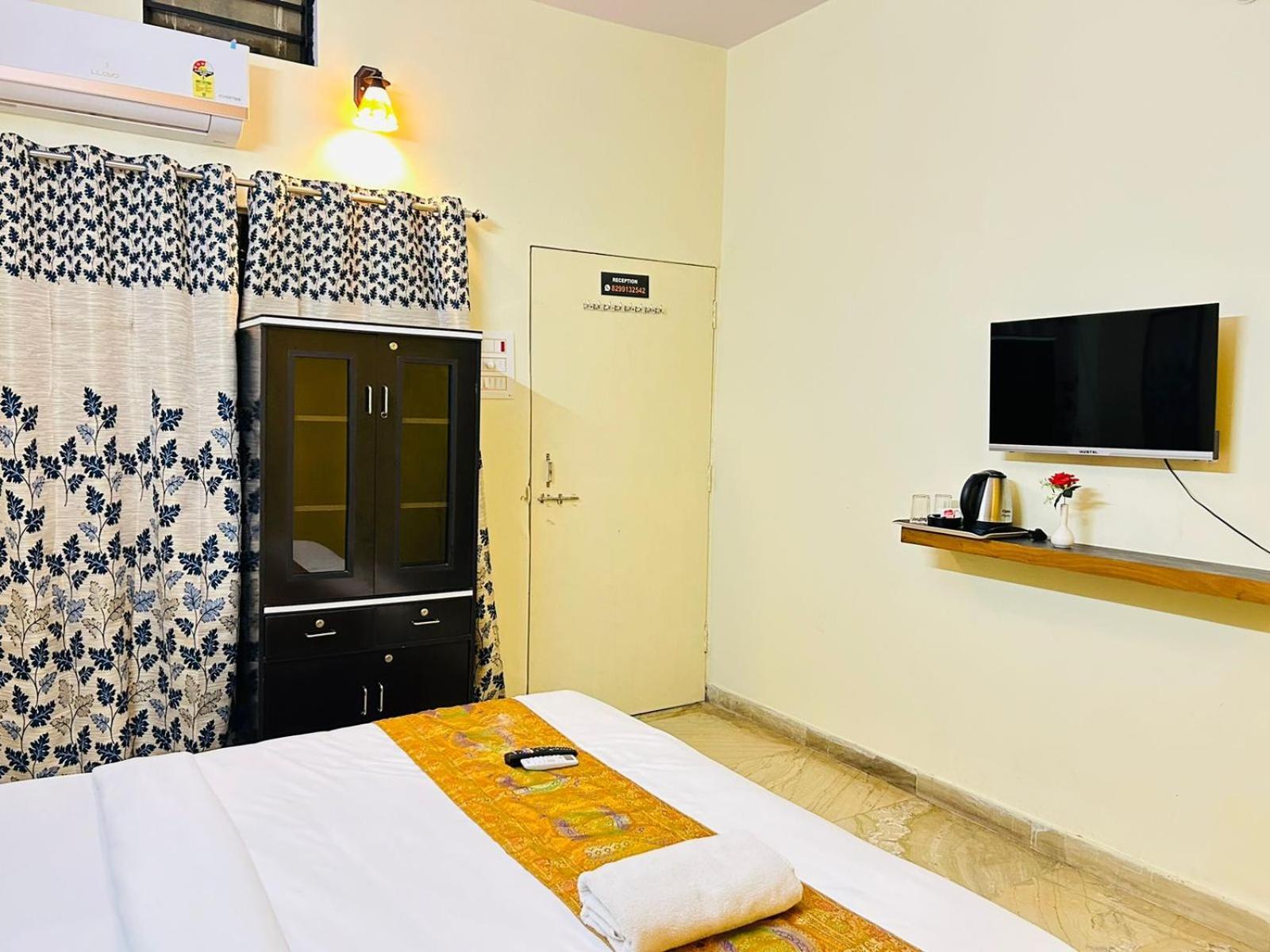 Shankar Vilaas -a Boutique Forigners Choice Near Ghats And Temples Varanasi