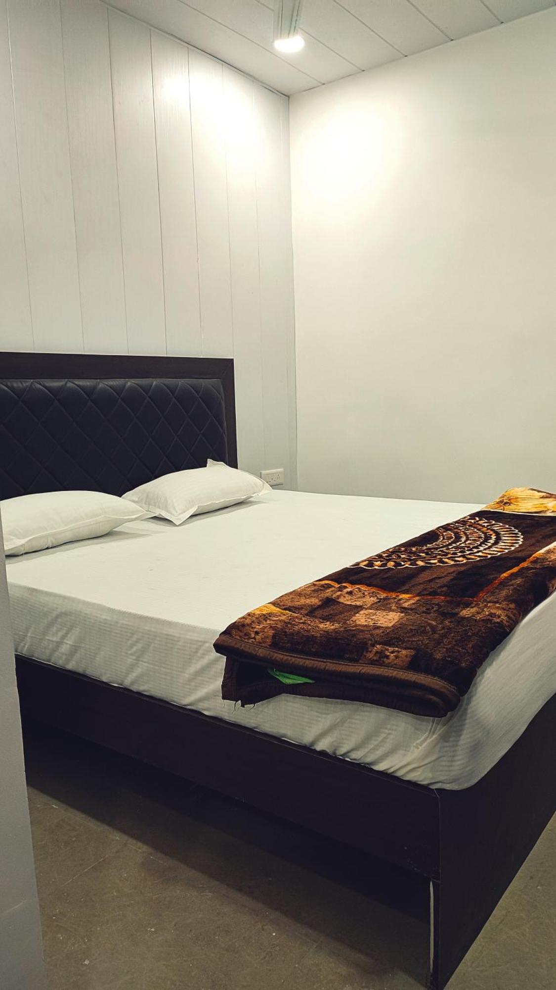 Guest house Taj Plaza Paying