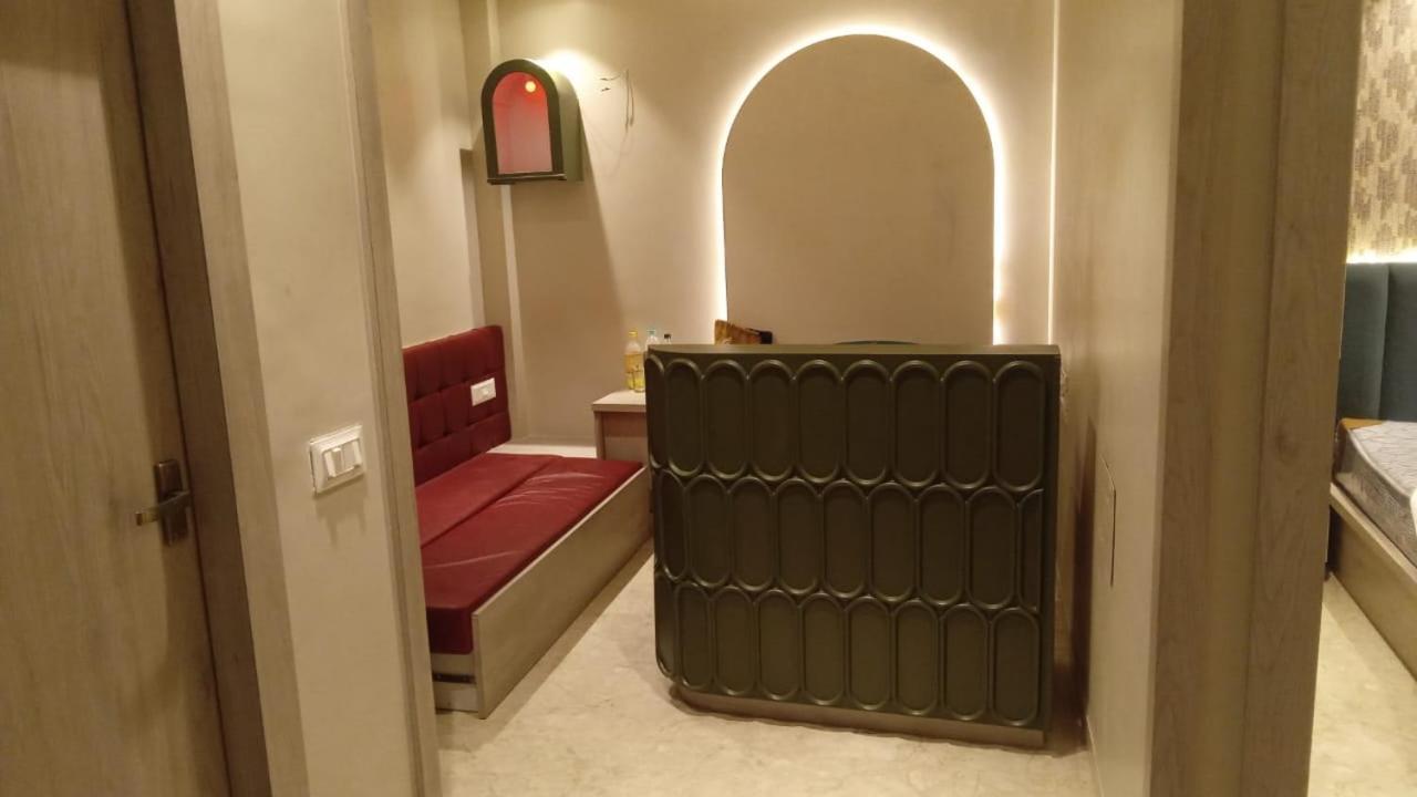 H 3* Varanasi