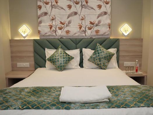 H 3* Varanasi