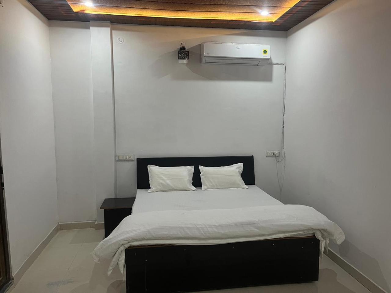Hotel Saanvi Residency Varanasi