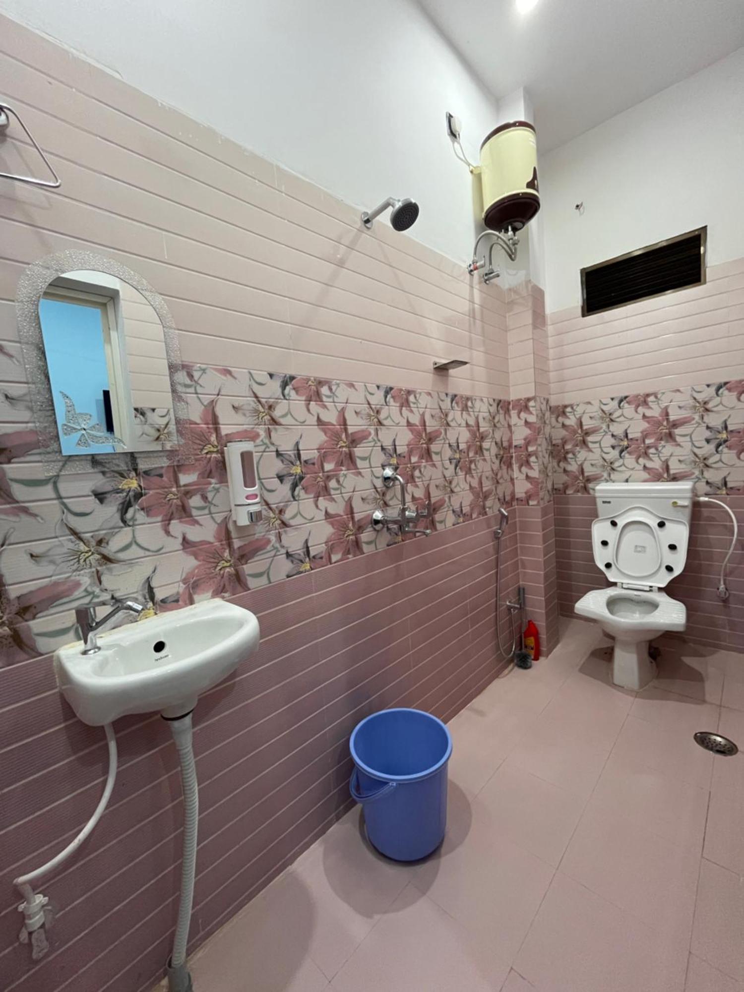 Hitarth Palace P Guest house
