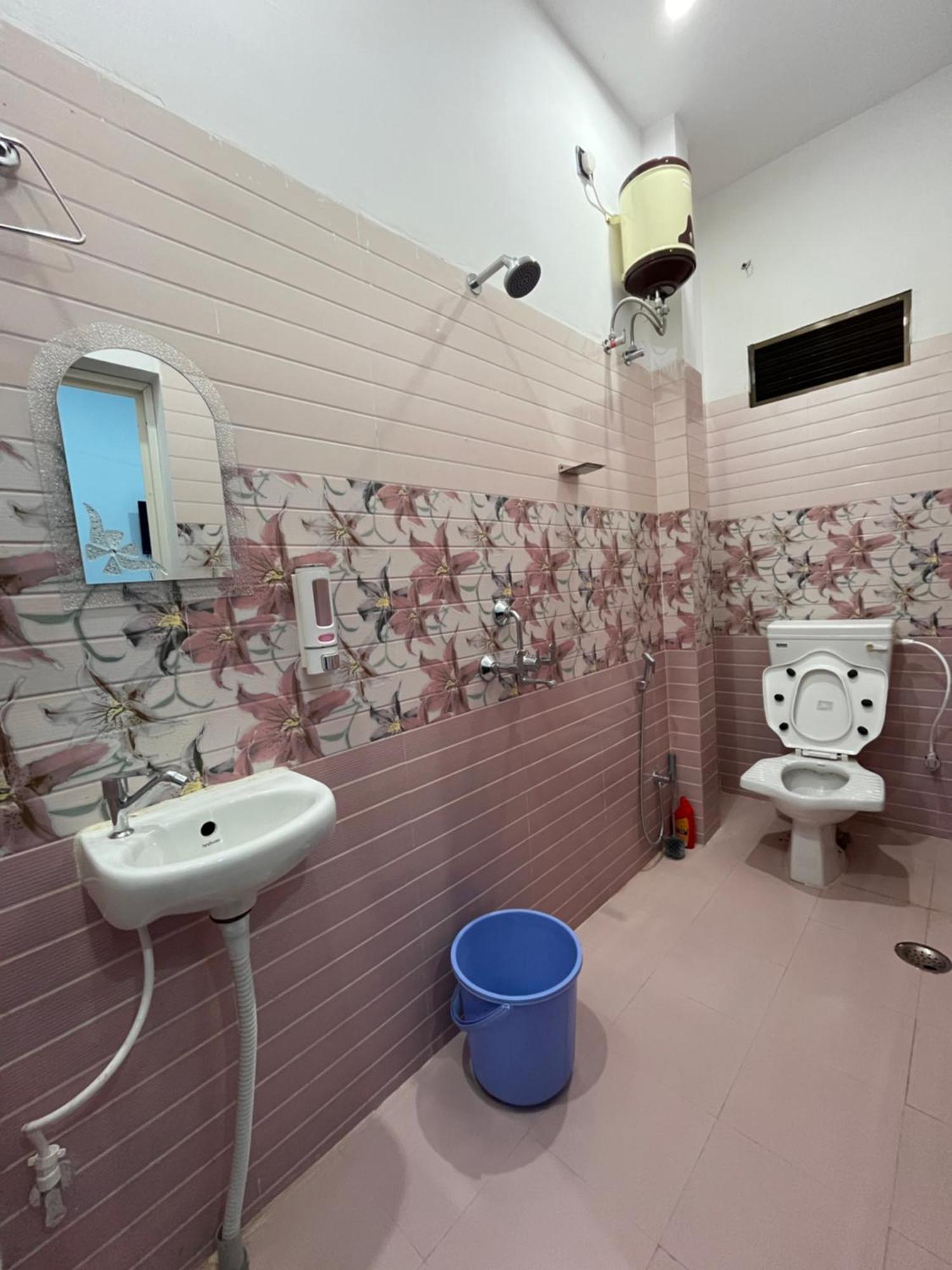 Hitarth Palace P Guest house