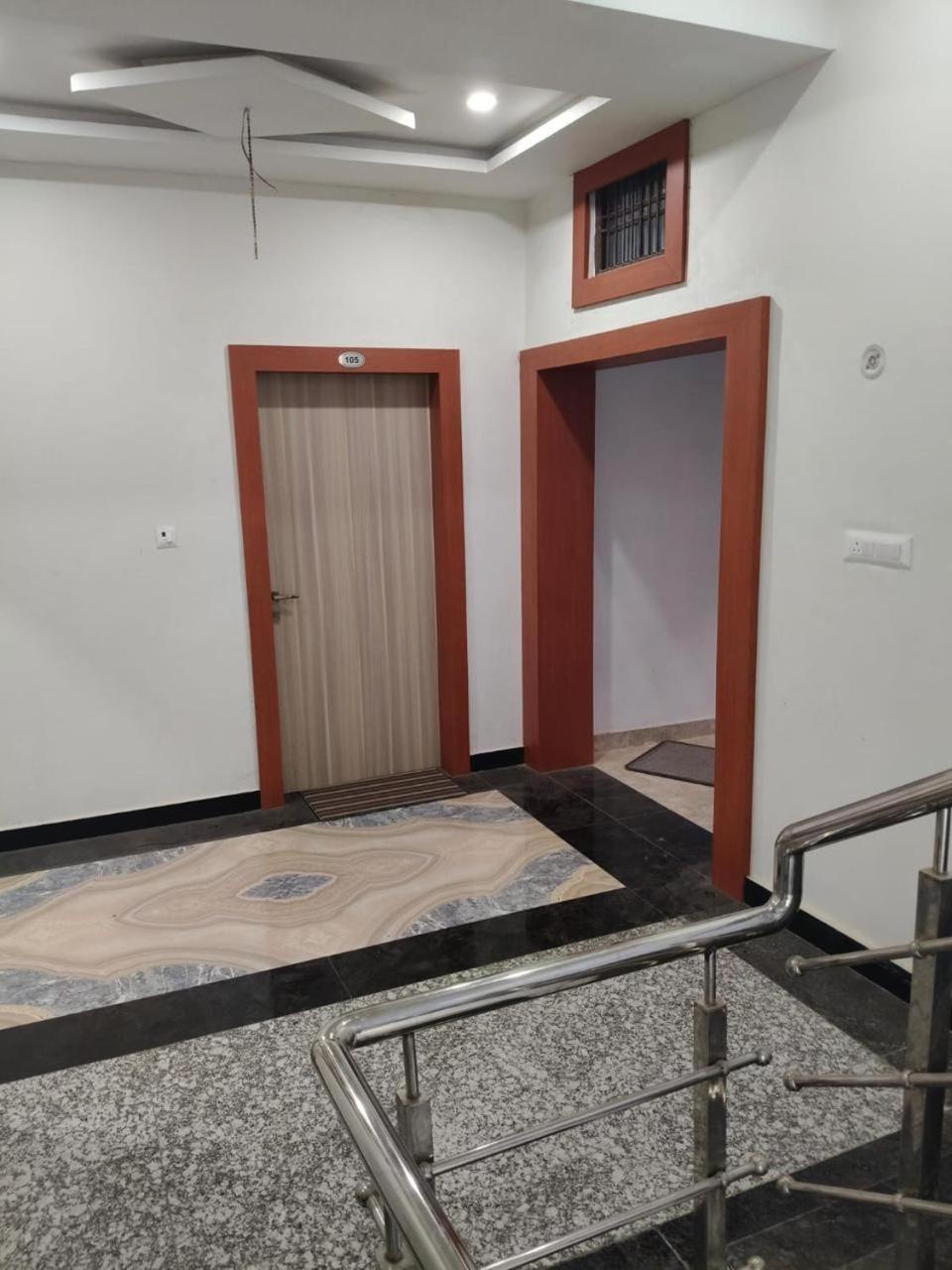 Raj Hotel