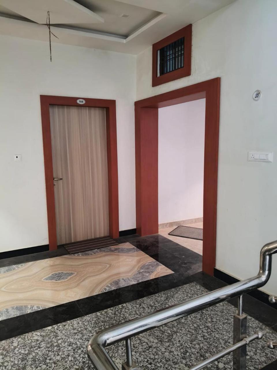 Raj 3* Varanasi