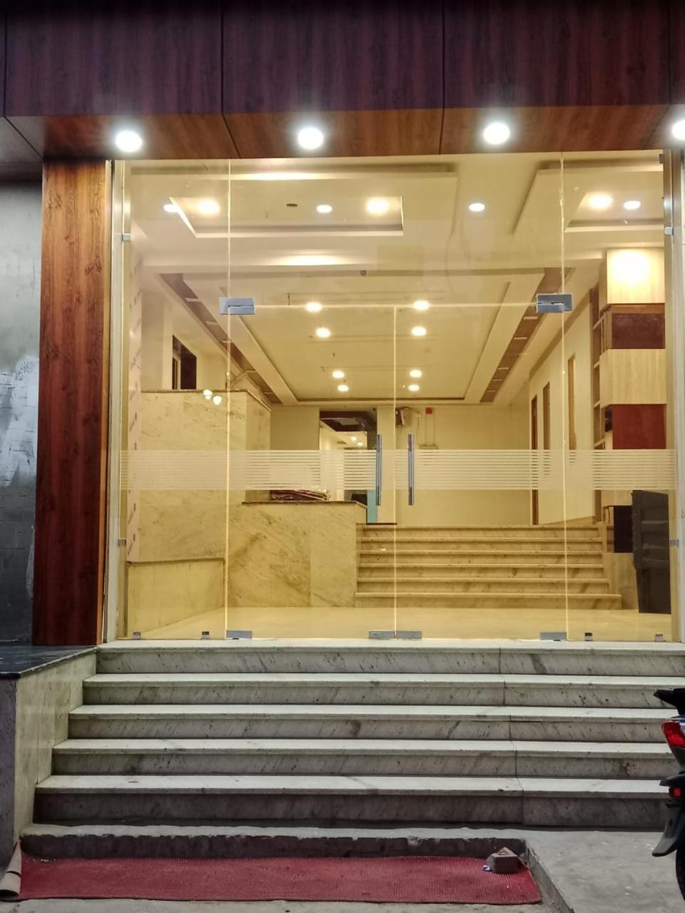 Kashi Hotel 3*