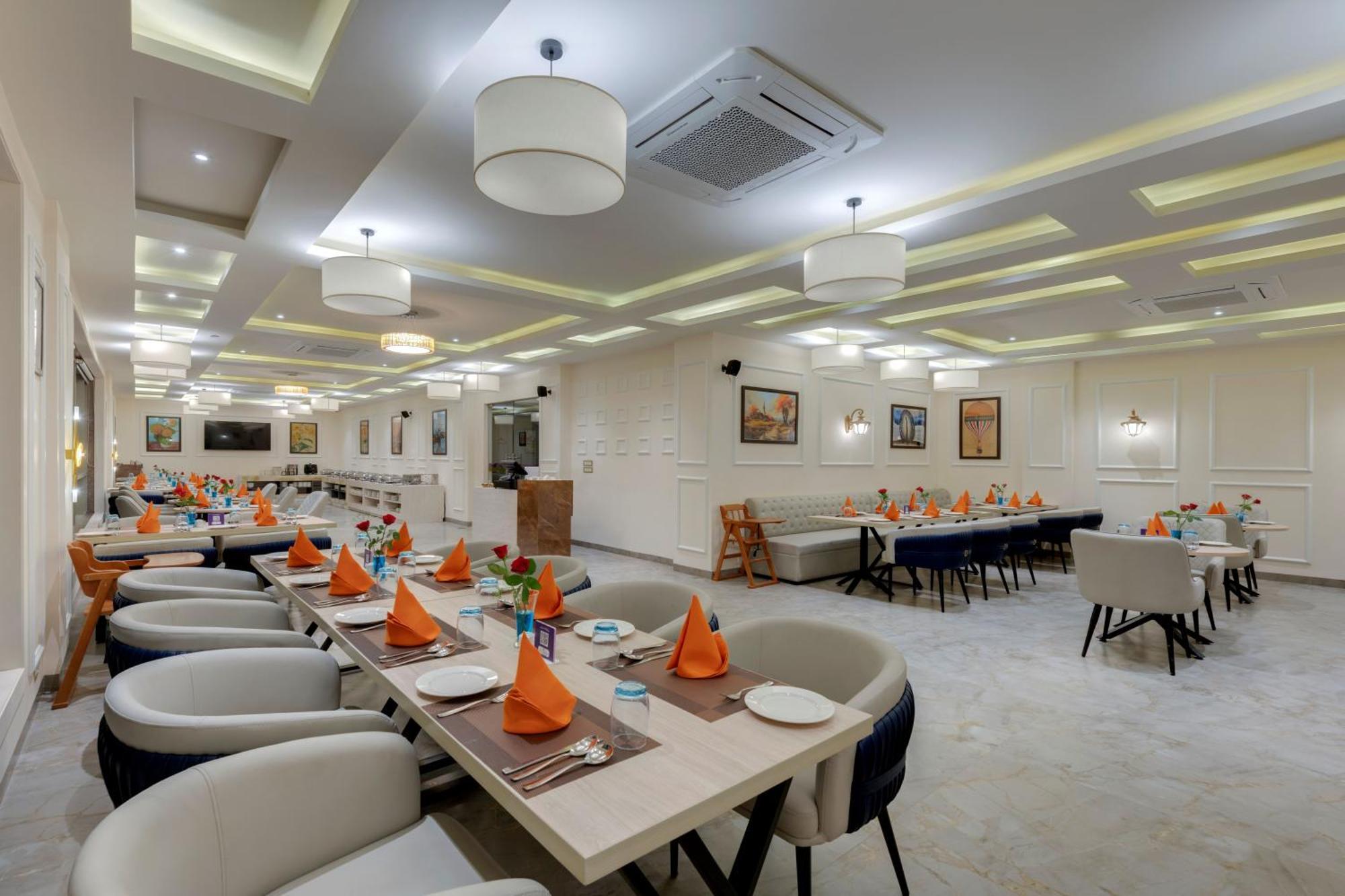 Click Collection Grand Gateway Hotel Varanasi