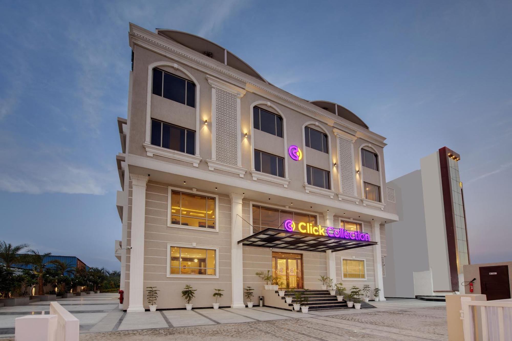 Click Collection Grand Gateway Hotel