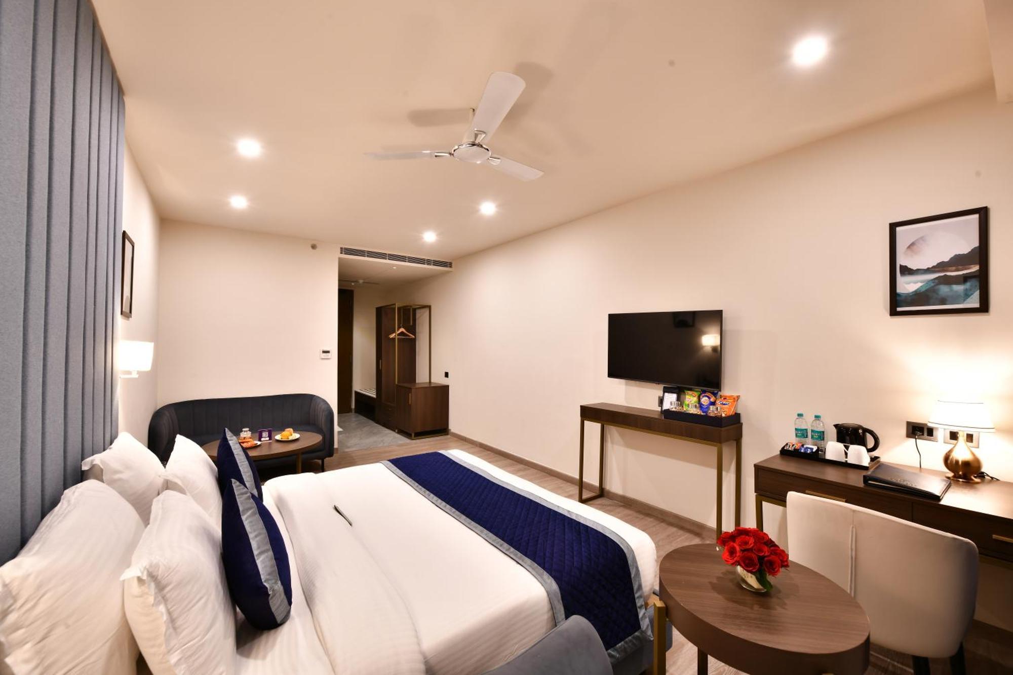 Click Collection Grand Gateway 4* Varanasi