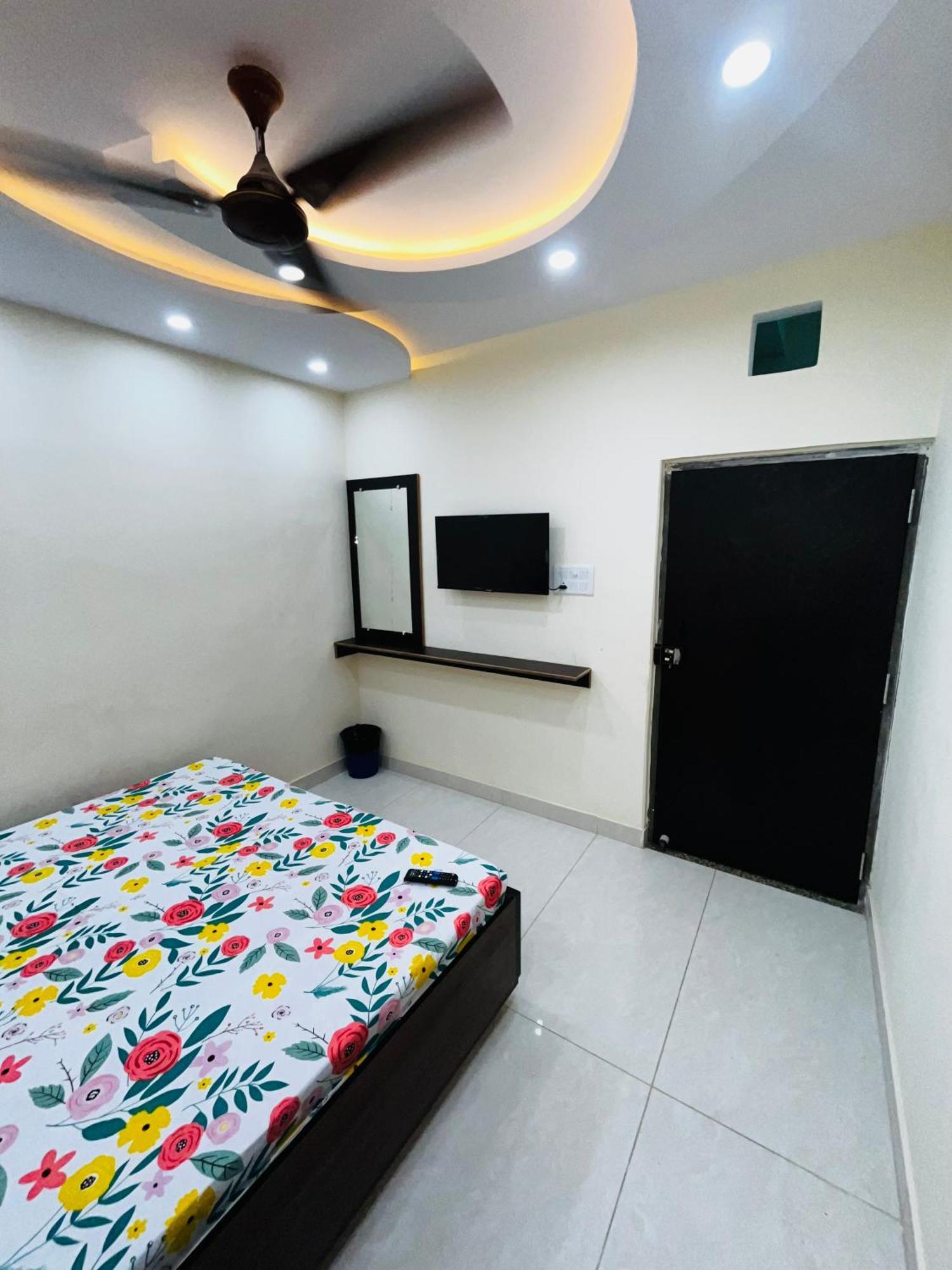Guest house New Kashi Residency Varanasi