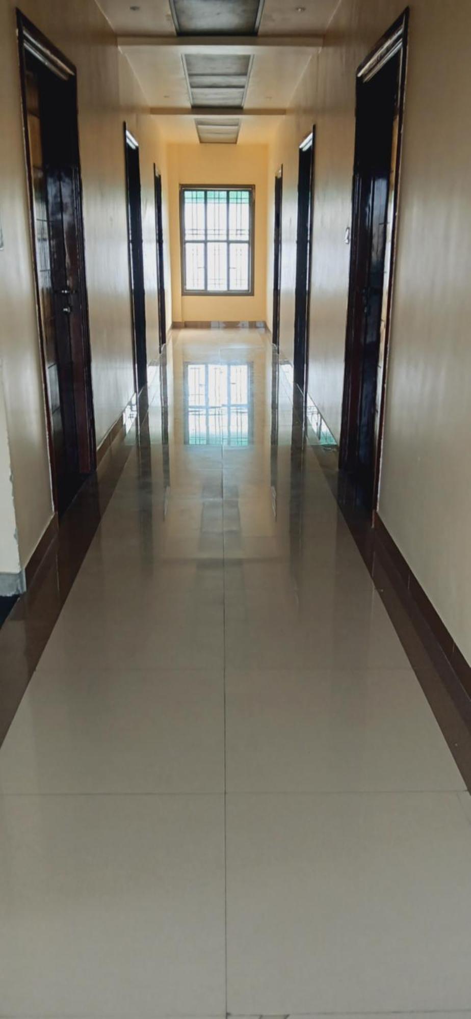 Shivam - Near Kashi Vishwanath Temple With Parking And Lift Hotel Varanasi