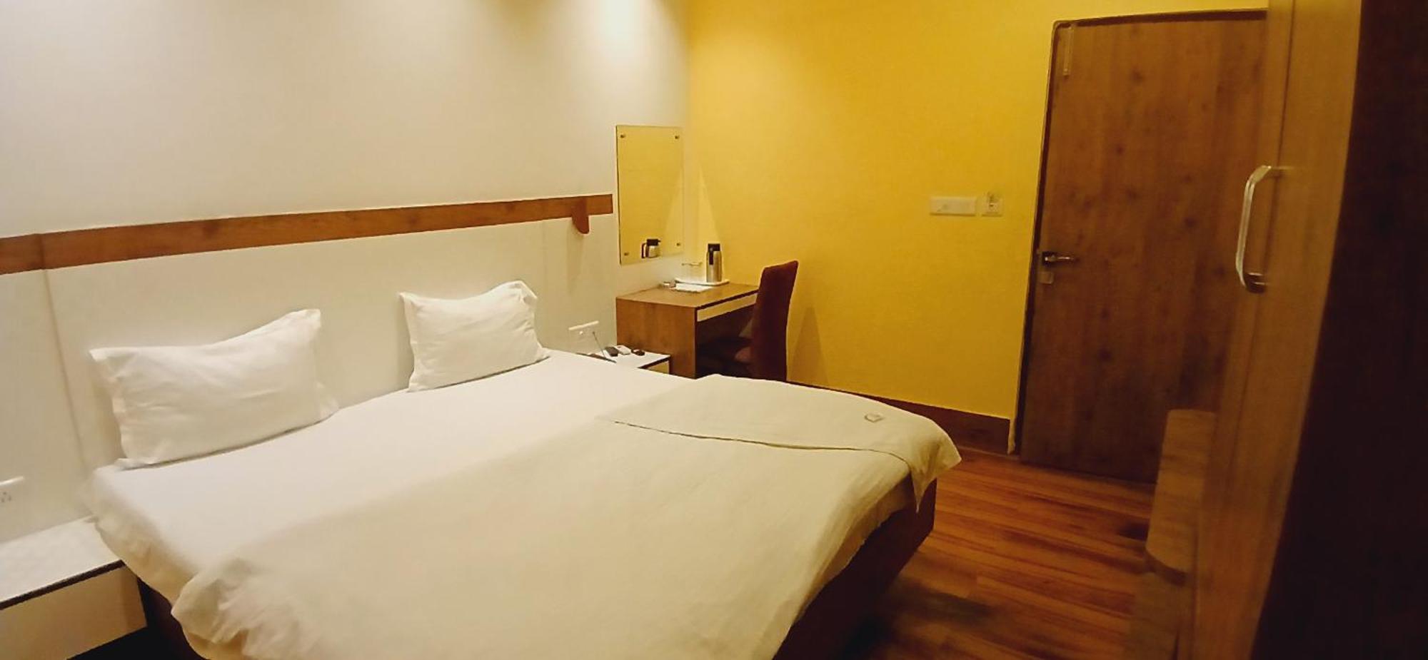 Shivam - Near Kashi Vishwanath Temple With Parking And Lift 4* Varanasi