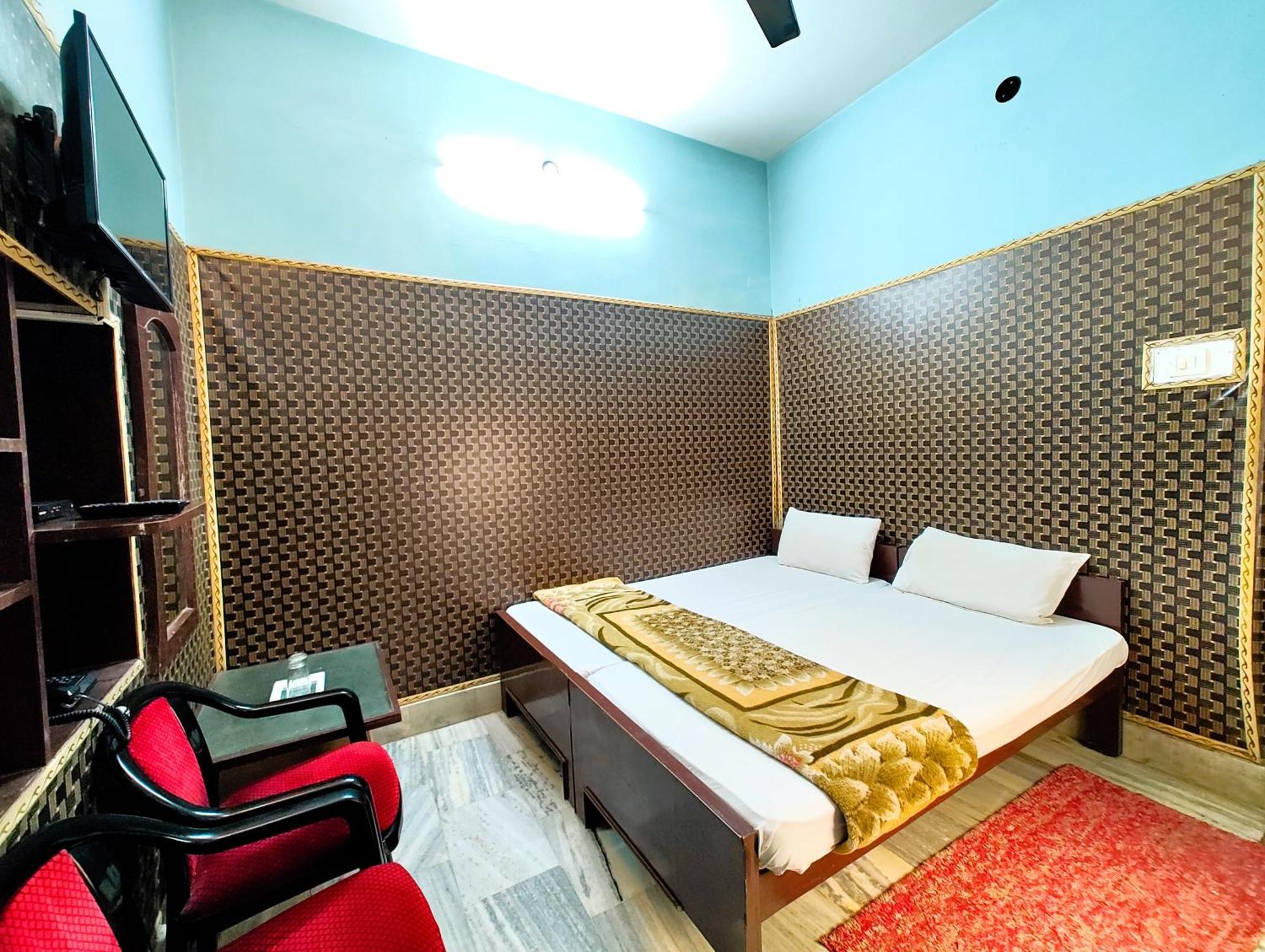 M R Teerth - Shri Kashi Vishwanath Temple - Perfect Location With Comfortable Varanasi