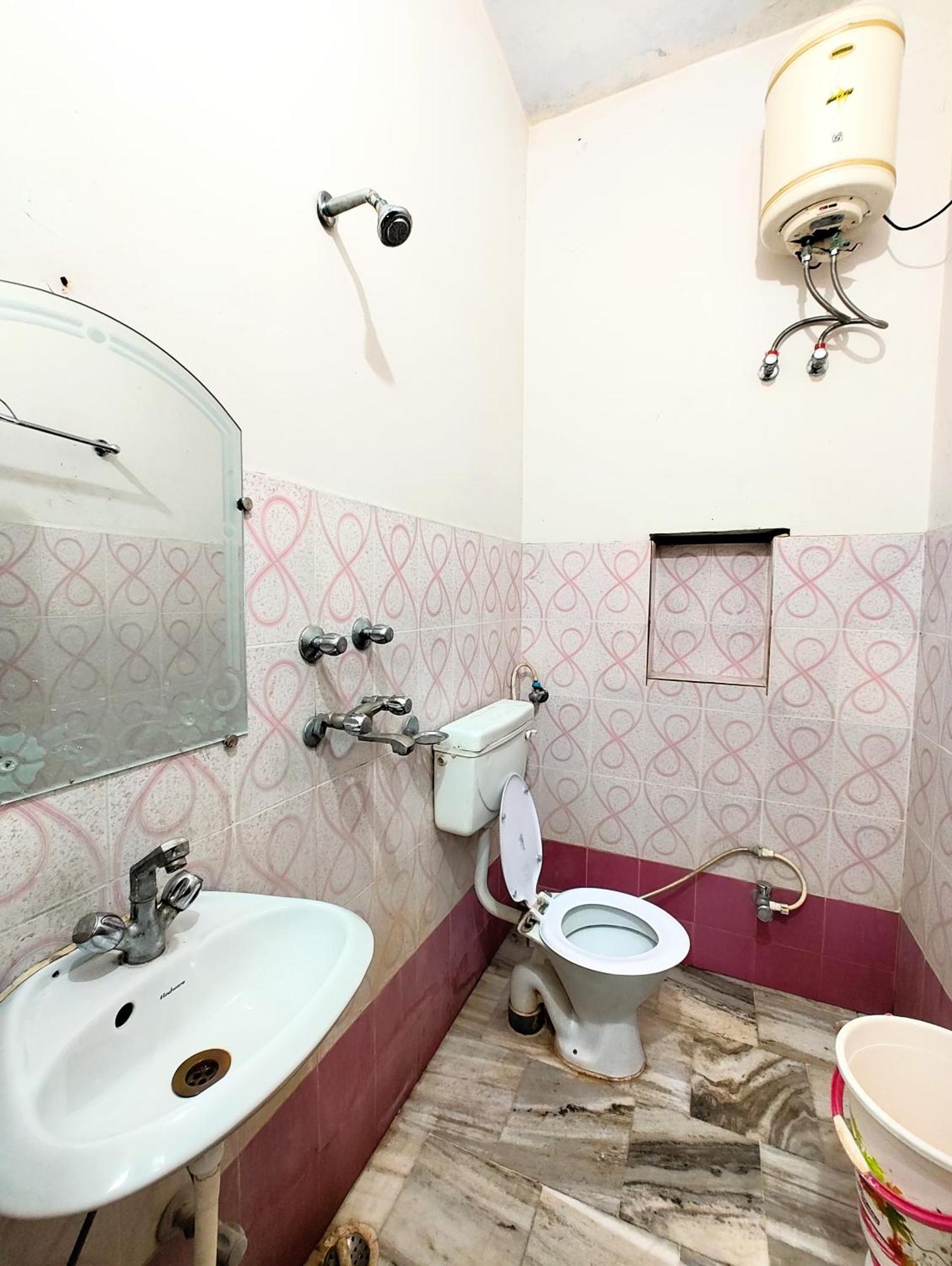 Homestay M R Teerth - Shri Kashi Vishwanath Temple - Perfect Location With Comfortable *