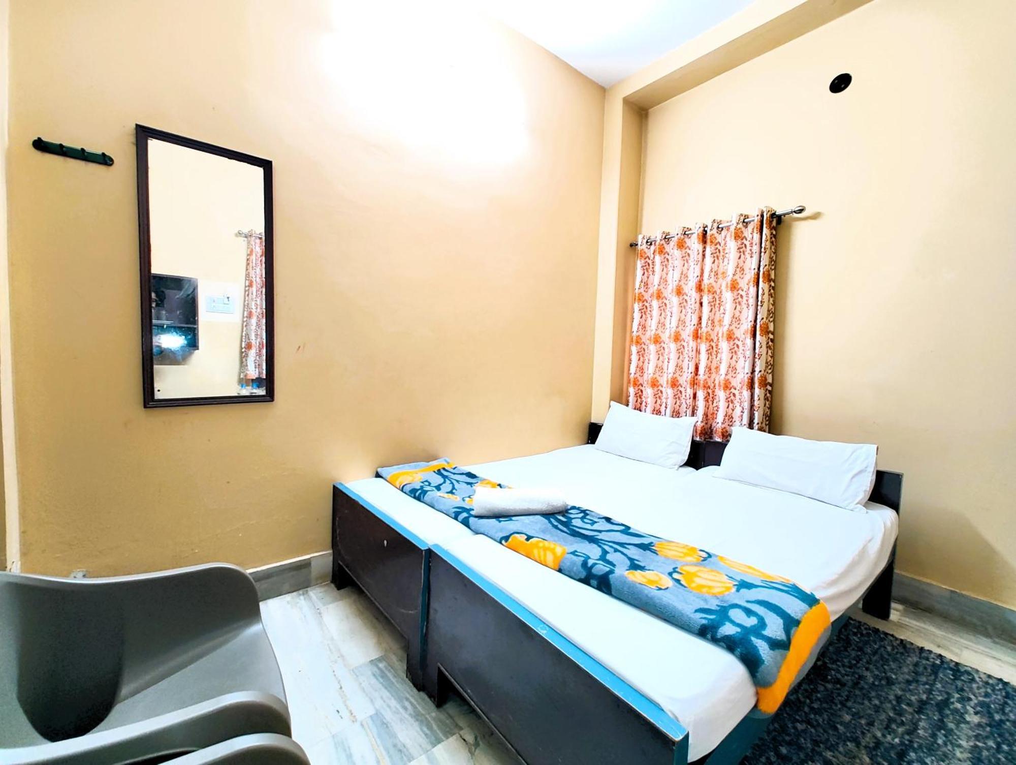 M R Teerth - Shri Kashi Vishwanath Temple - Perfect Location With Comfortable Homestay Varanasi