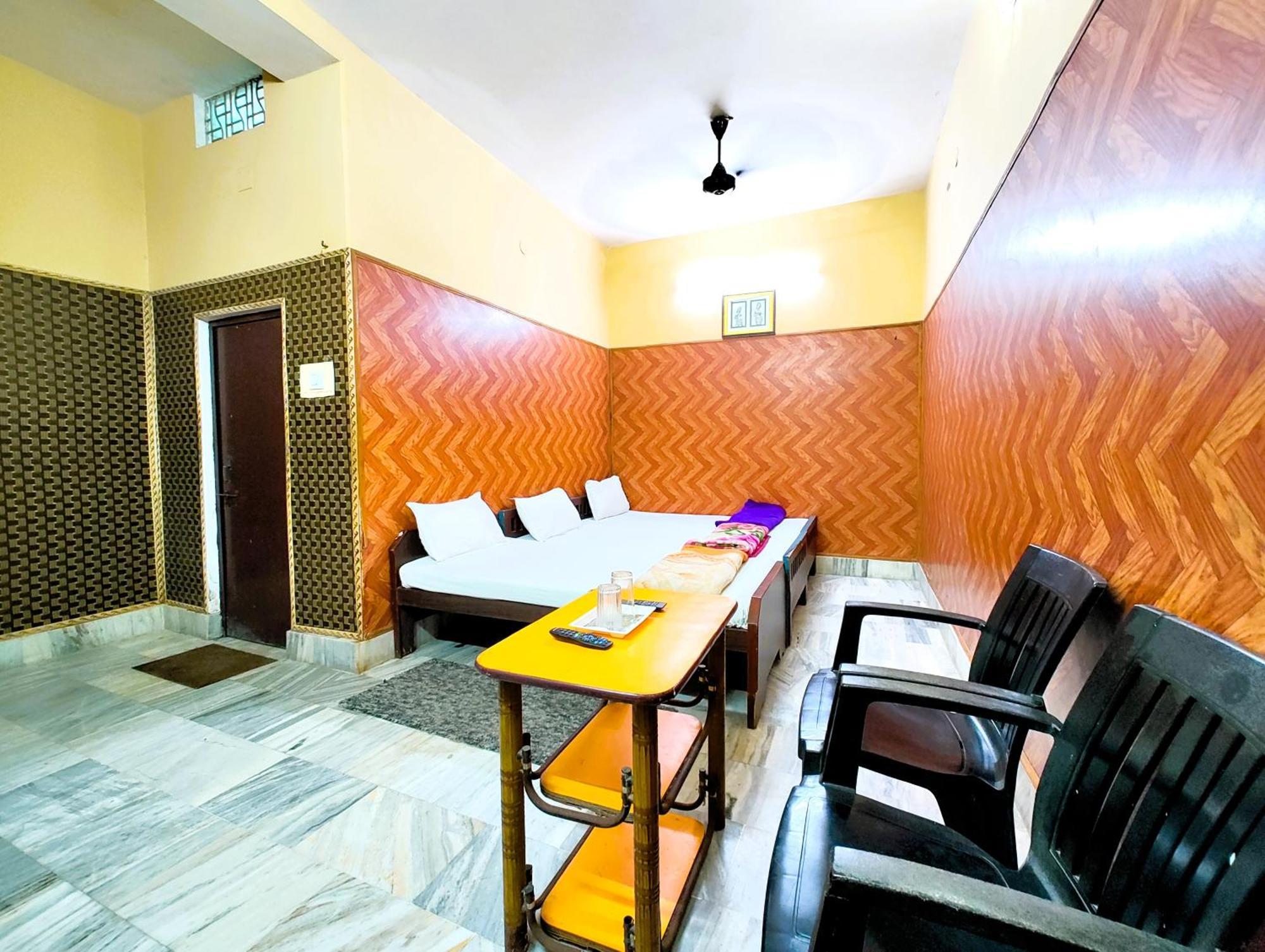 Homestay M R Teerth - Shri Kashi Vishwanath Temple - Perfect Location With Comfortable *
