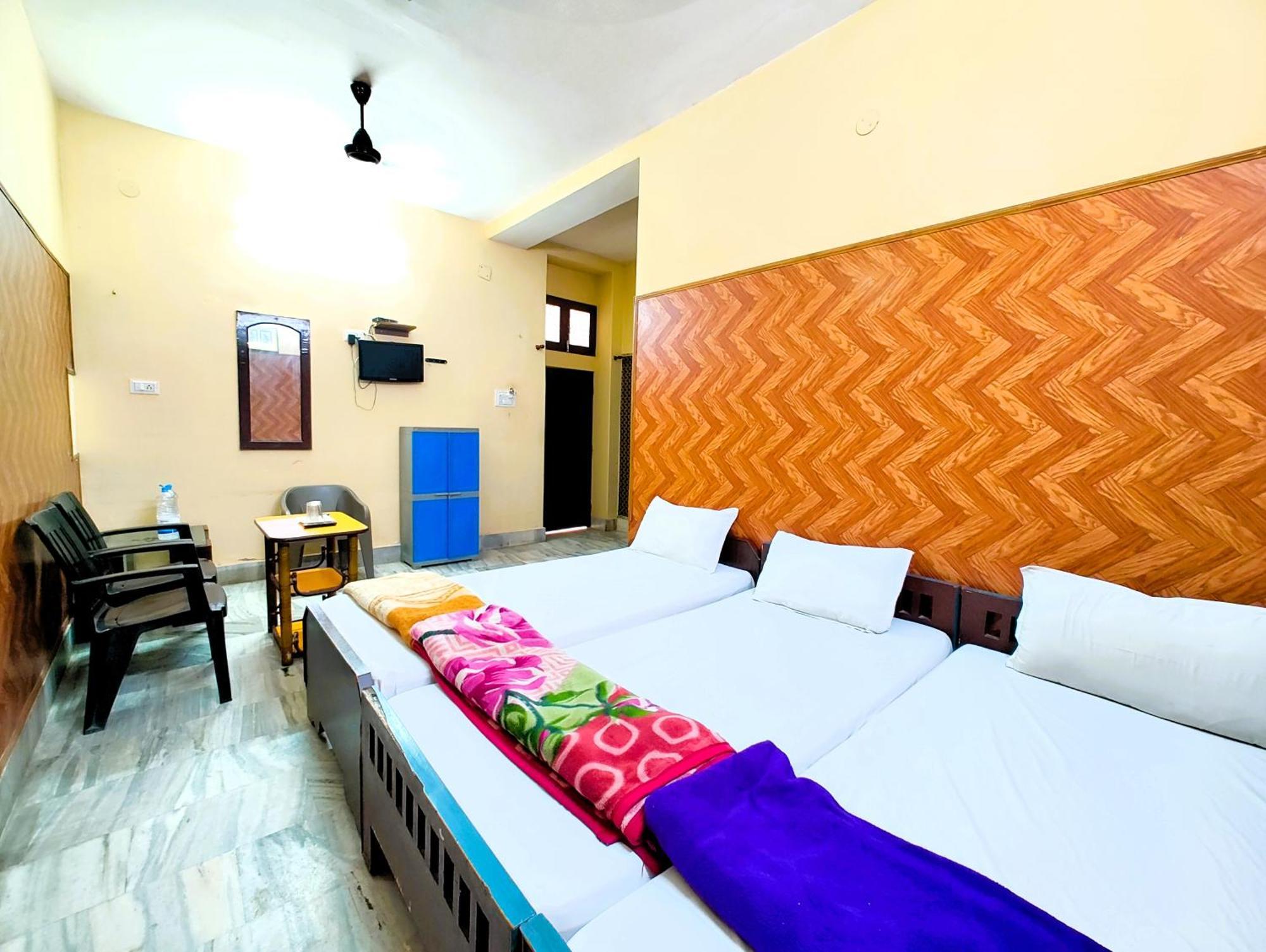 M R Teerth - Shri Kashi Vishwanath Temple - Perfect Location With Comfortable Varanasi