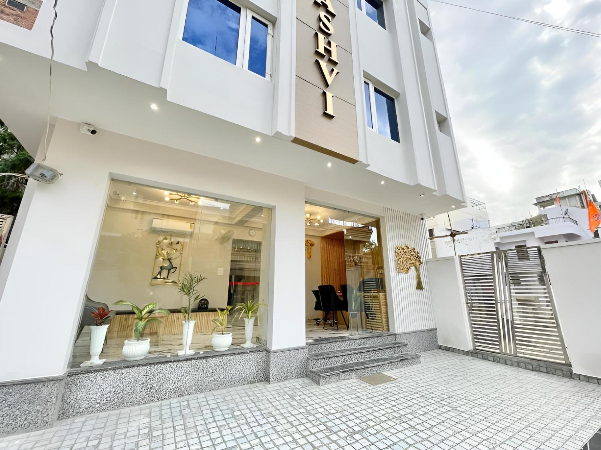 Hotel Kaashvi 3*