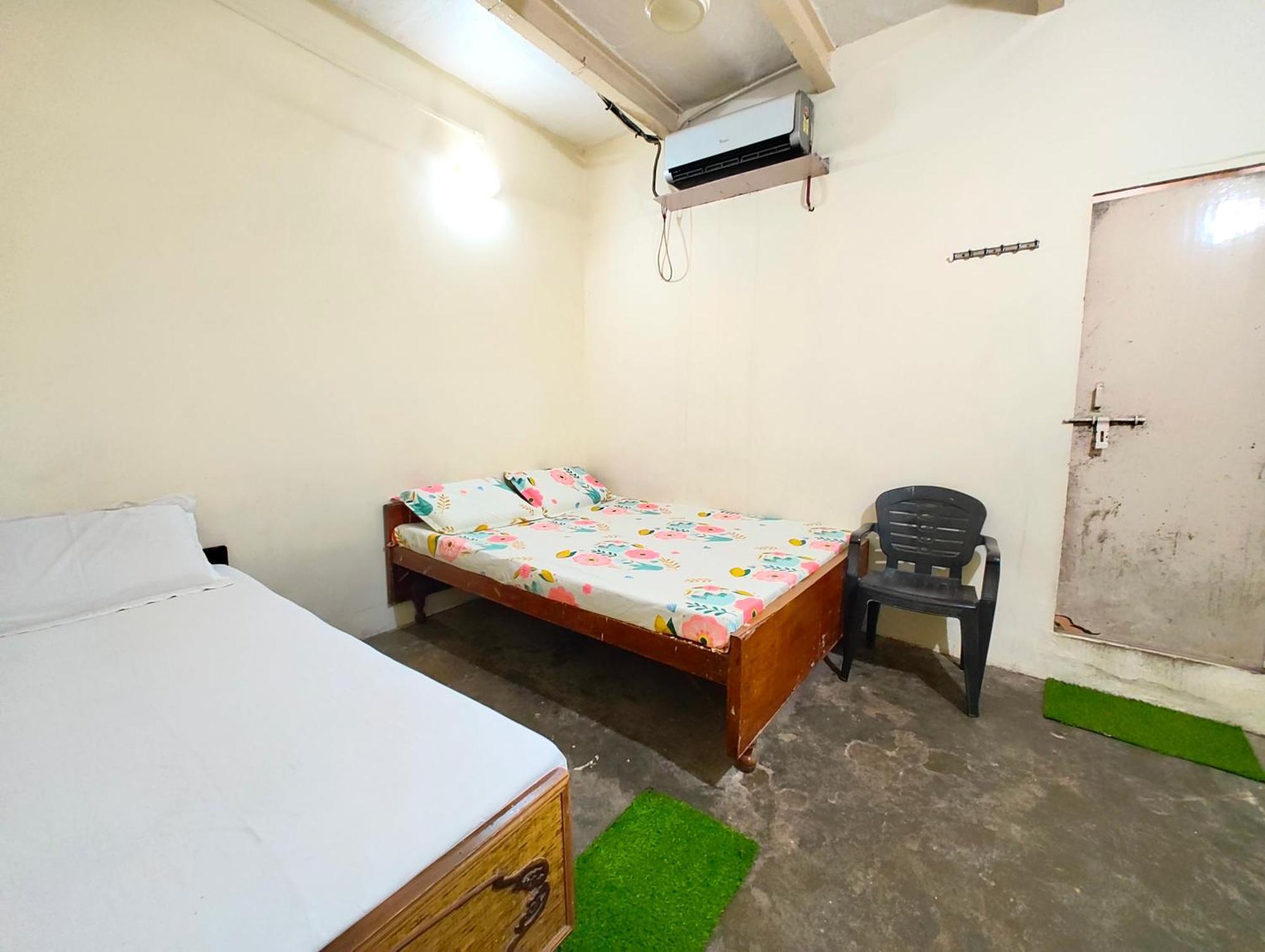Shanti Near Manikarnika Ghat Homestay
