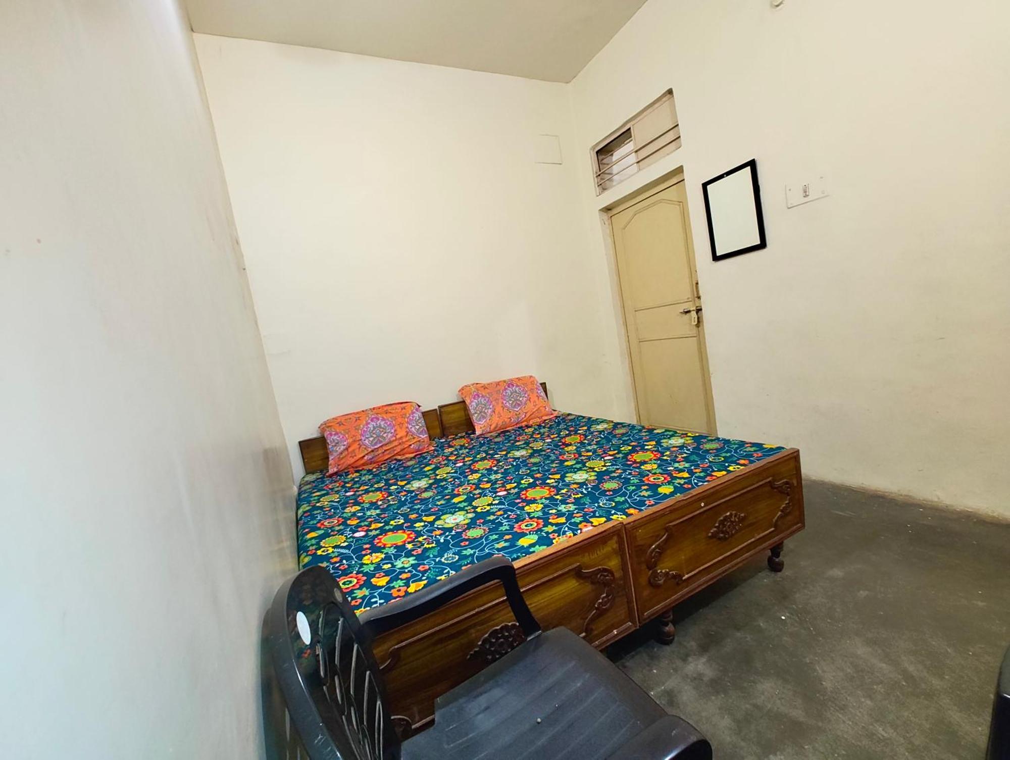 Homestay Shanti Near Manikarnika Ghat Varanasi