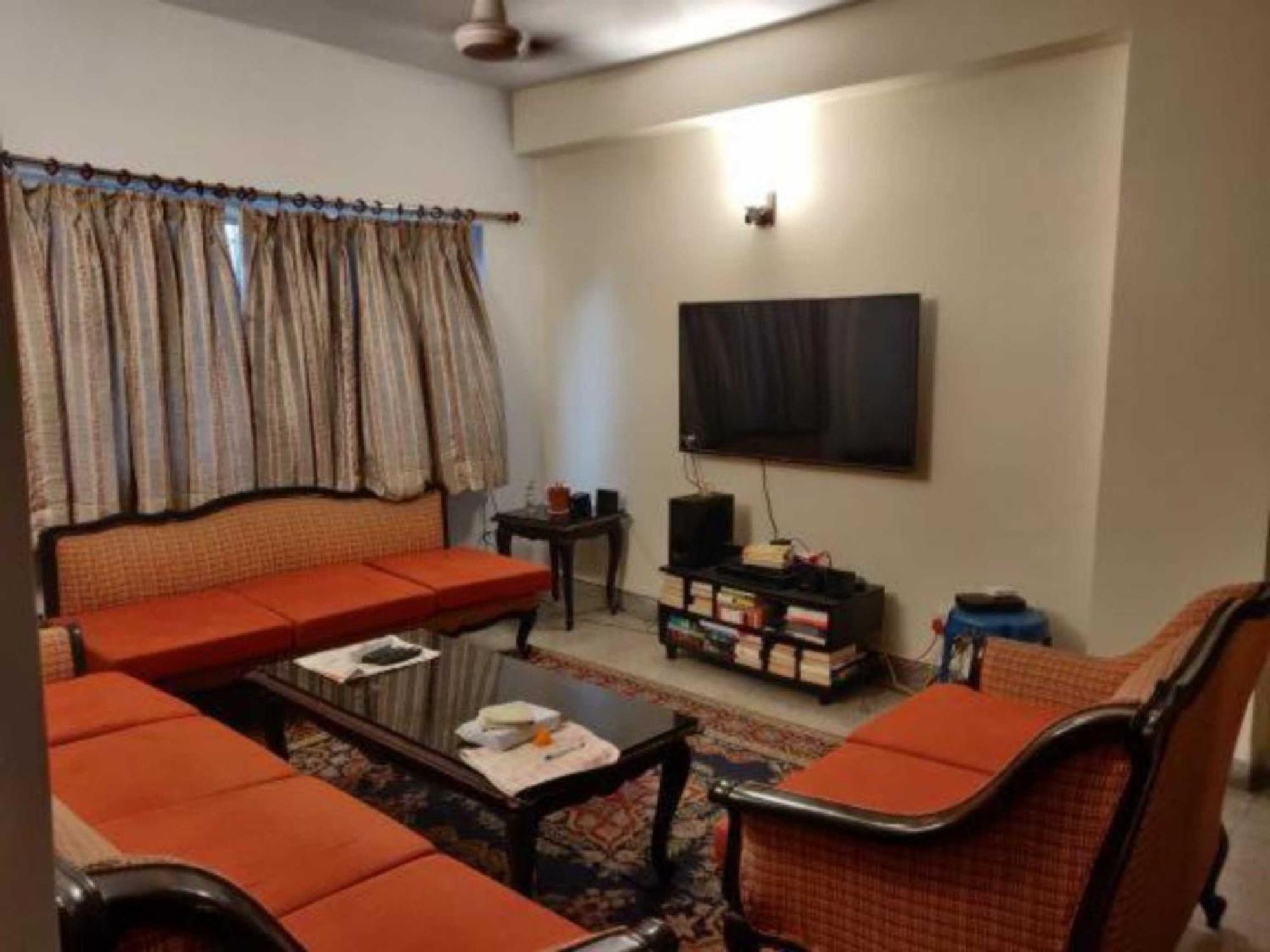G R Imperial - Family Friendly With Luxury - Near Kashi Vishwanath Temple And Ganga Ghat - Excellent Customer Service Awarded Homestay *