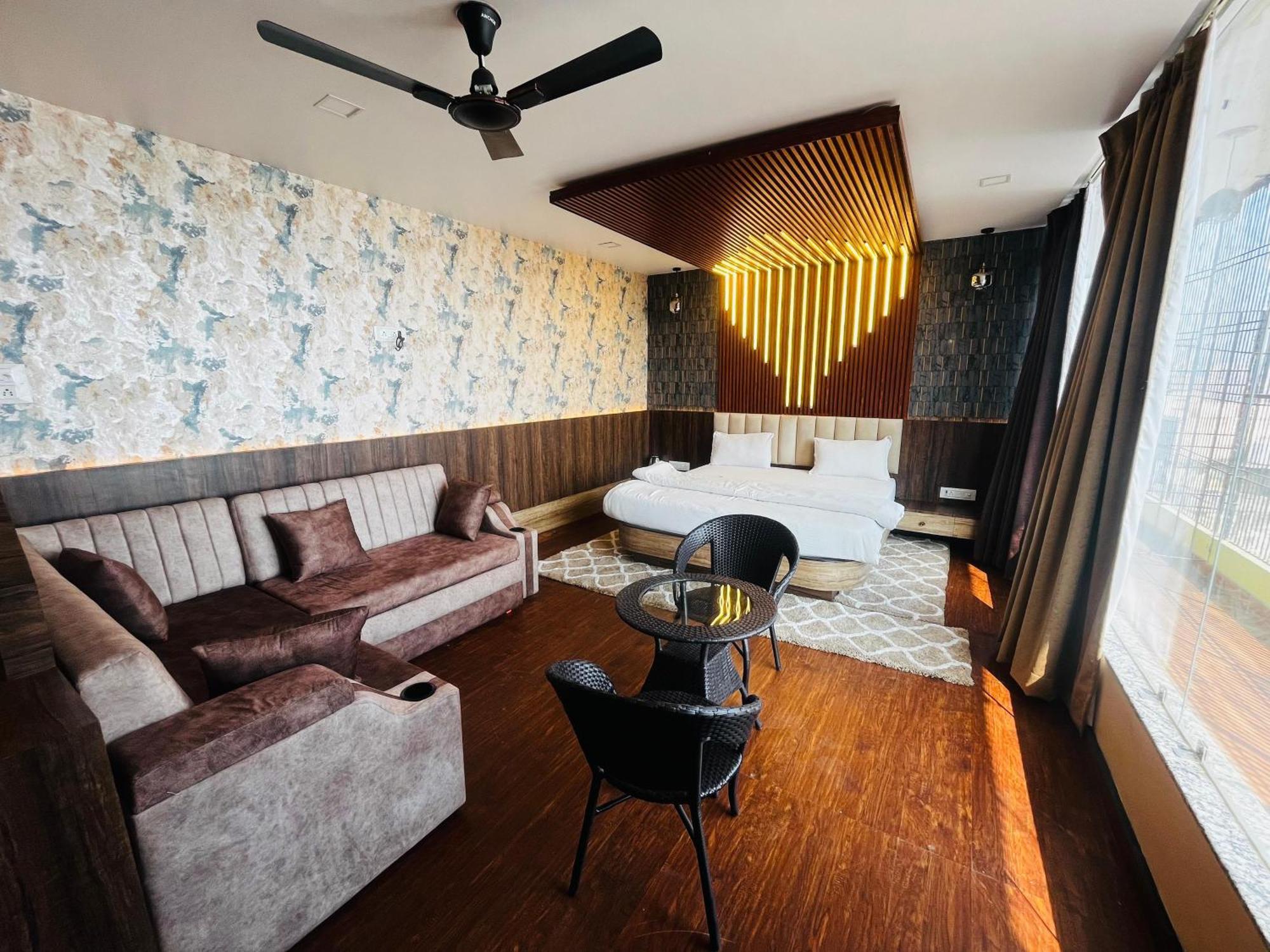 Ks Paying Guest house Varanasi