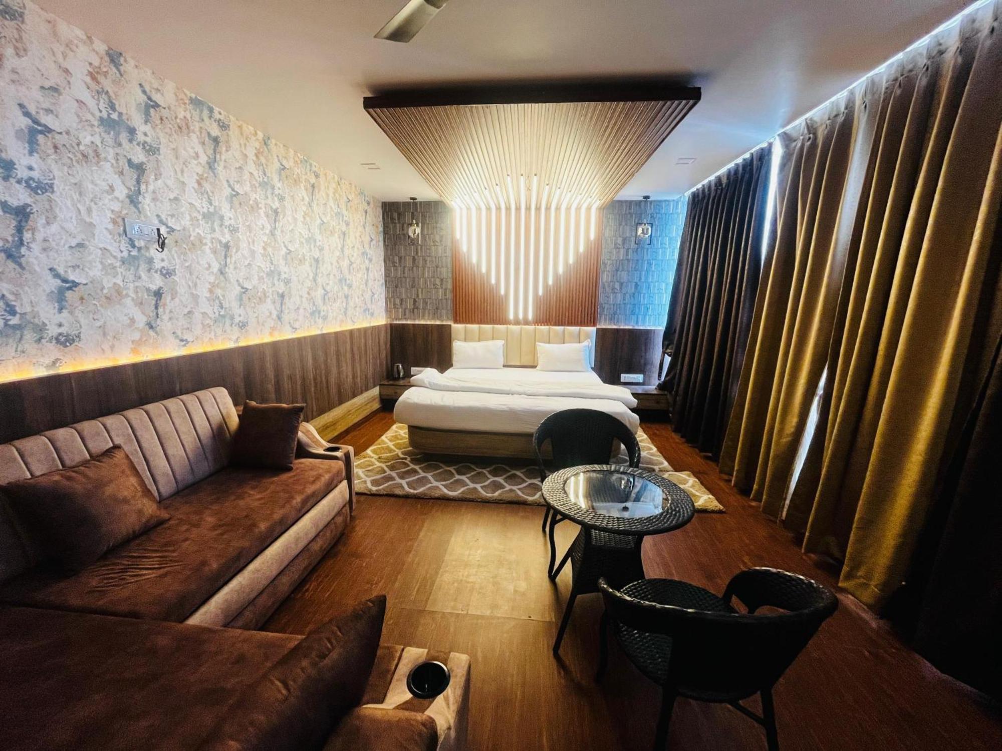 Ks Paying Guest house *