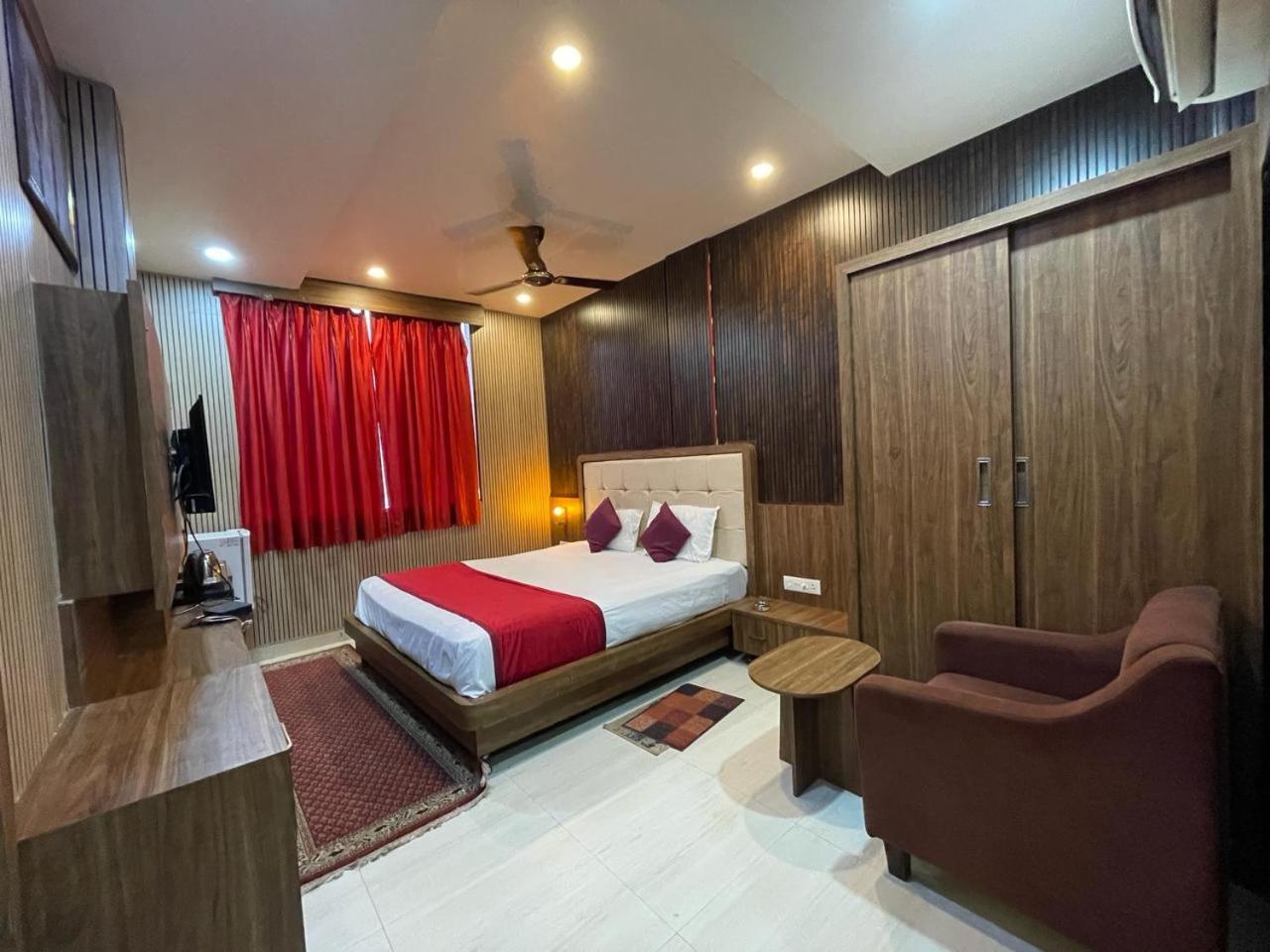 Hotel Siddhant Palace Varanasi