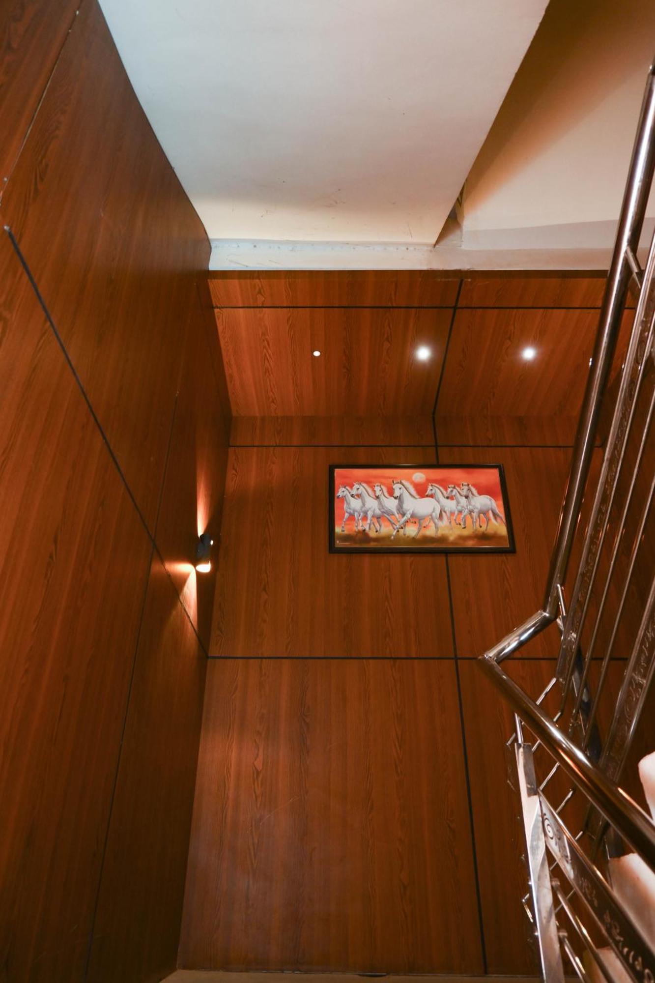Hotel Siddhant Palace Varanasi