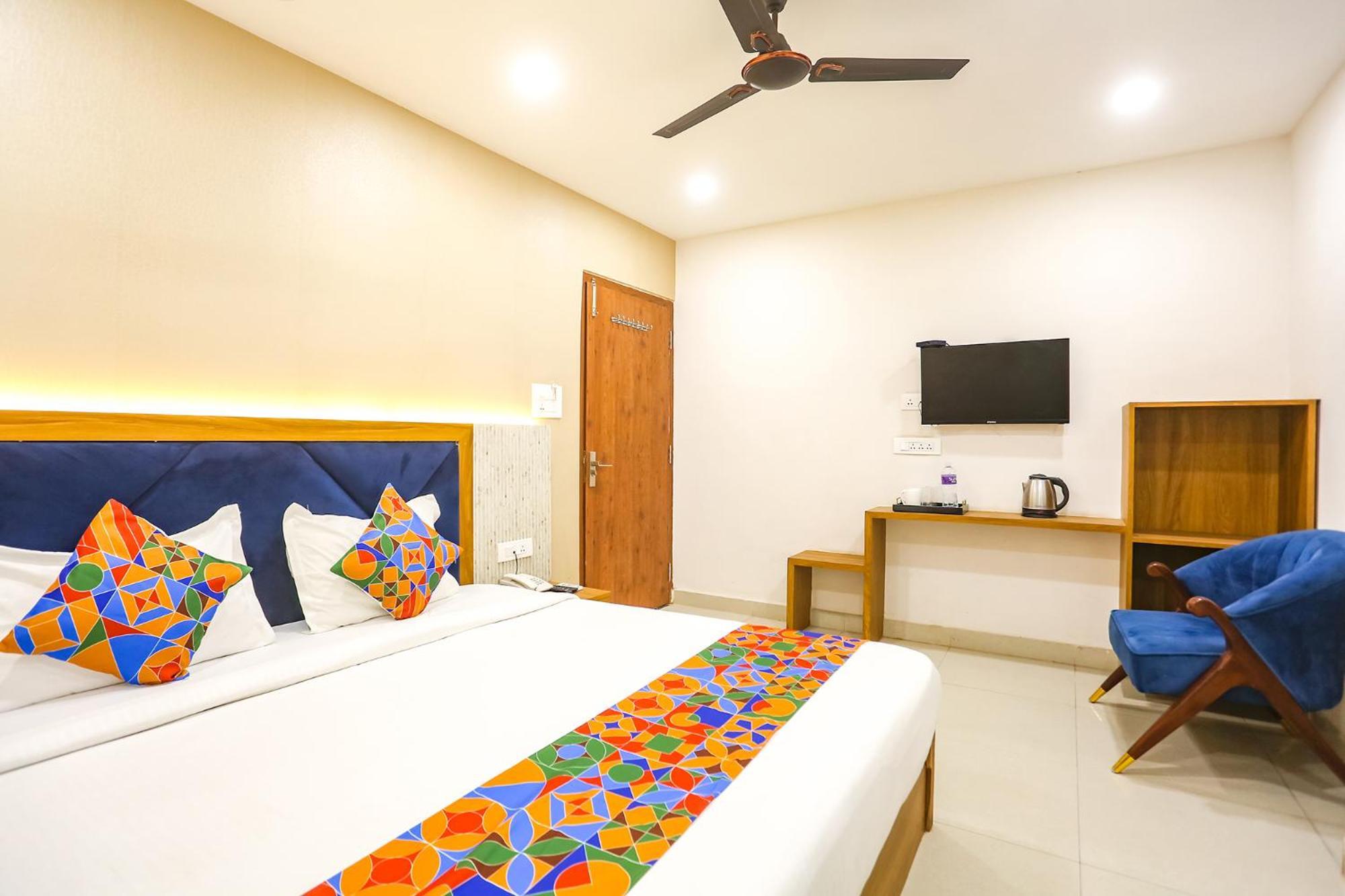Hotel Fabhotel Hari Kunj Varanasi