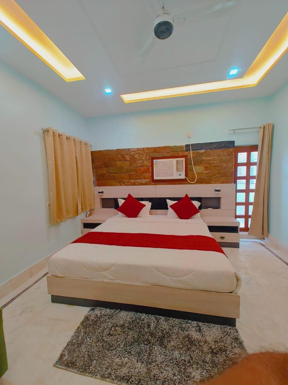Valencia Varanasi