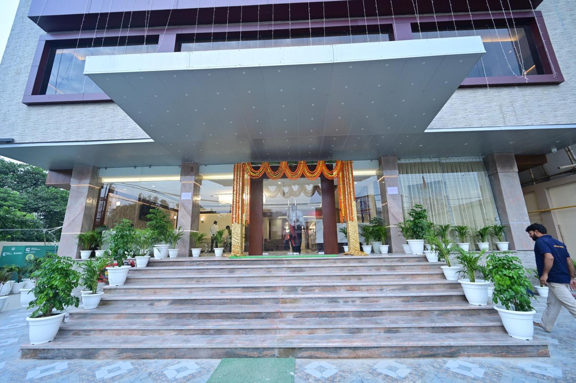 Vishwam Residency Hotel Varanasi