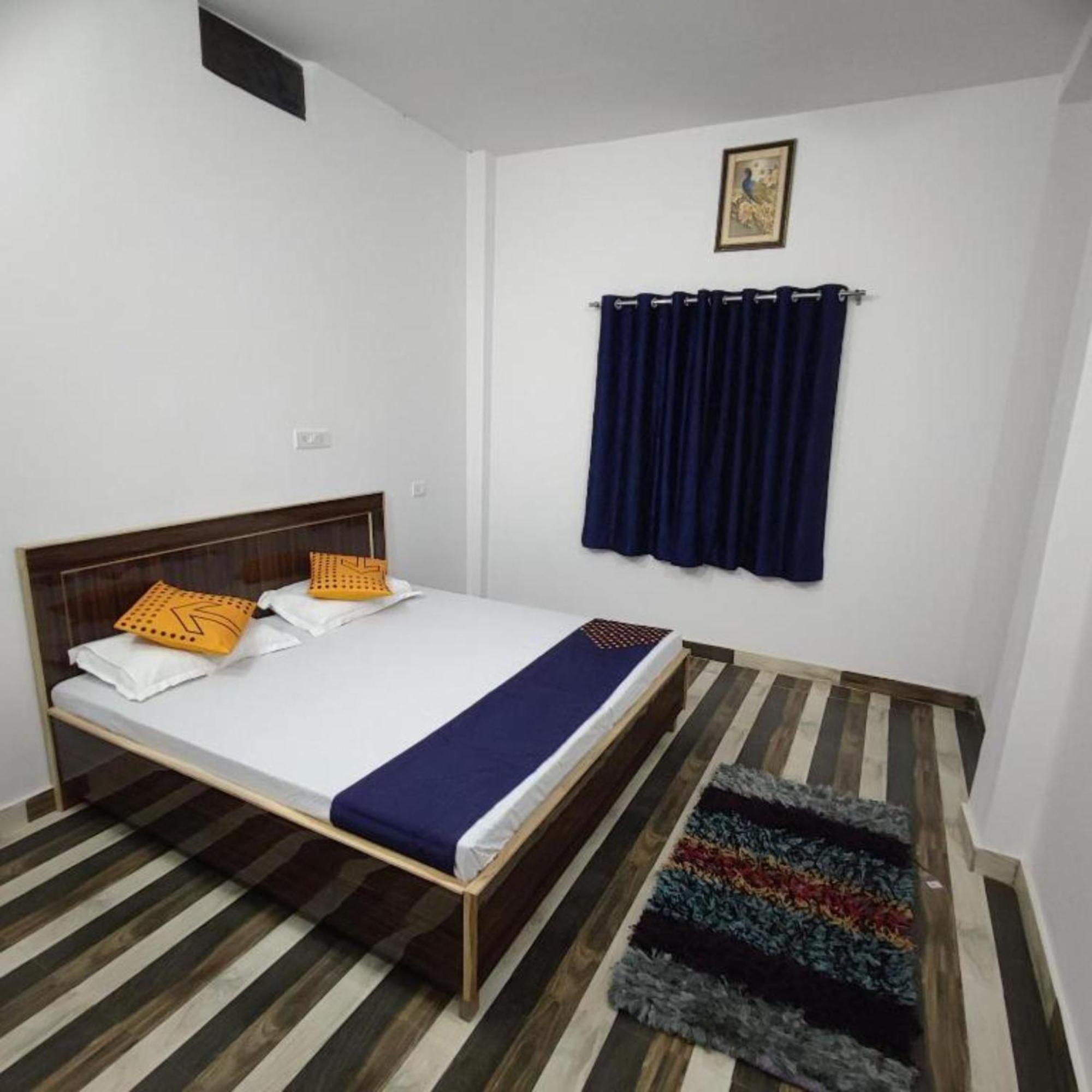 Homestay Premium - K A S H I - N E S T - Near Sarnath Excavated Site - Restaurant And Free Wi-fi - Fully Air Conditioned At Prime Location - In Varanasi