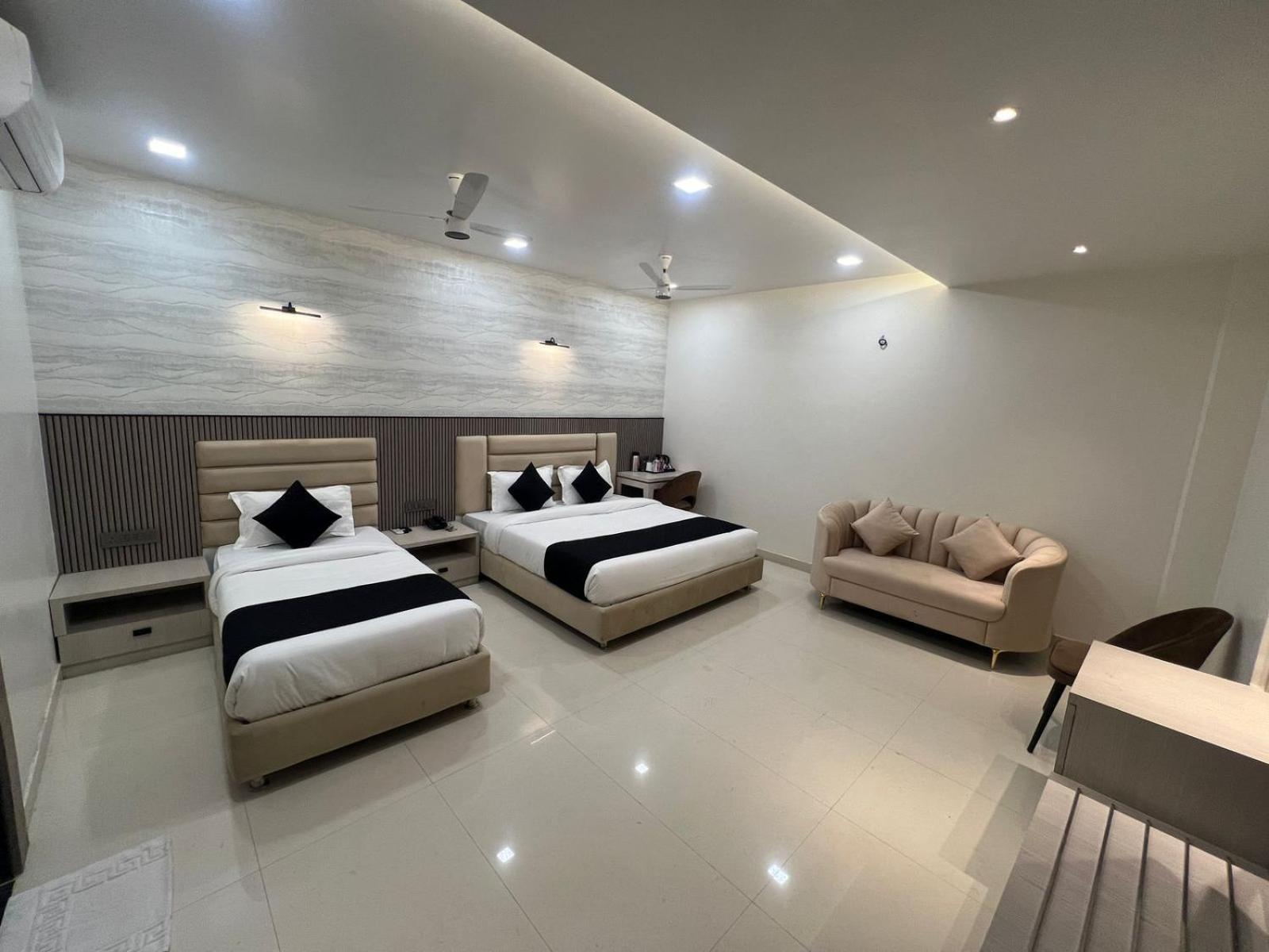 Hotel Glorious Grand Varanasi