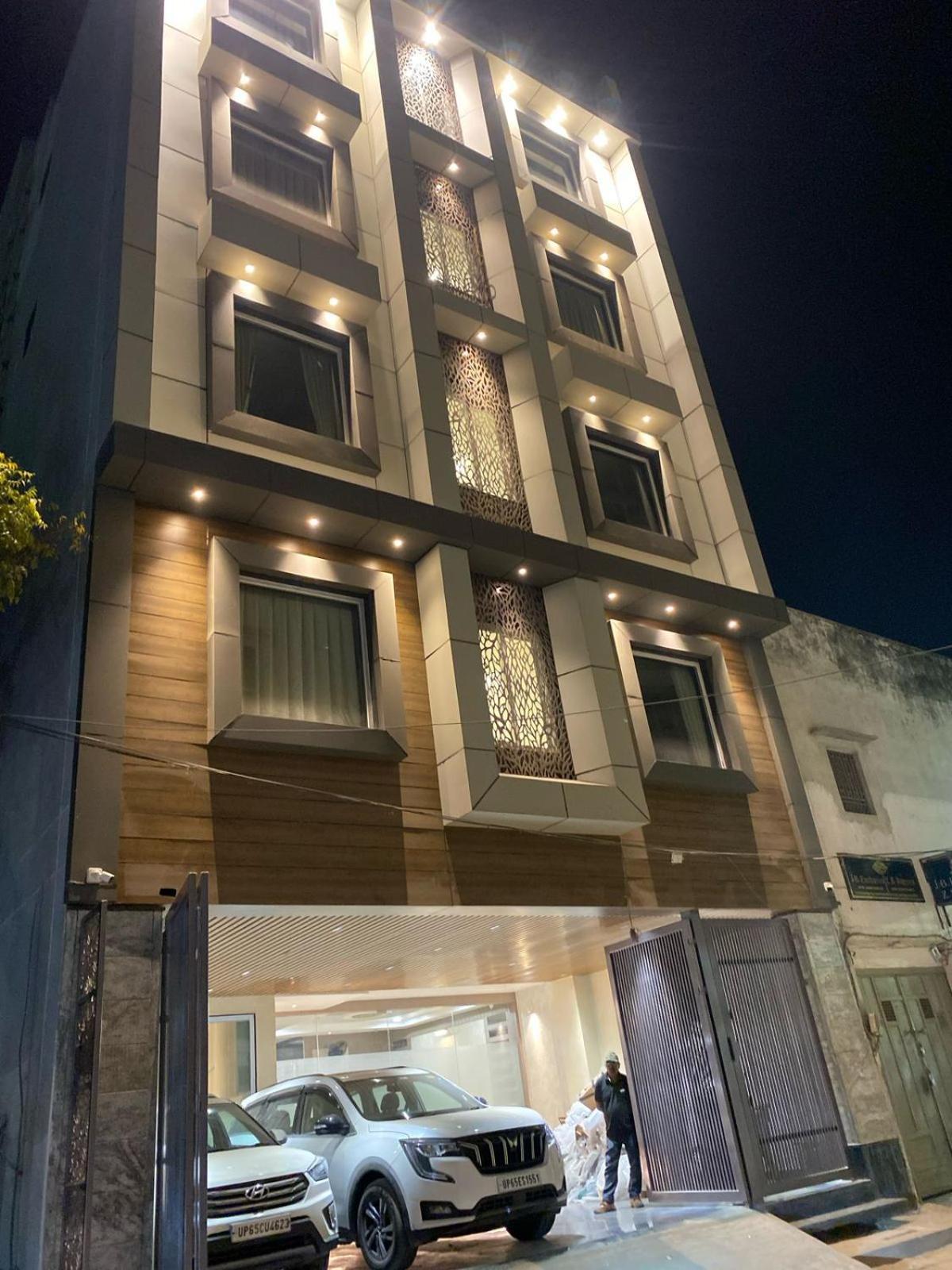 Hotel Glorious Grand 3*
