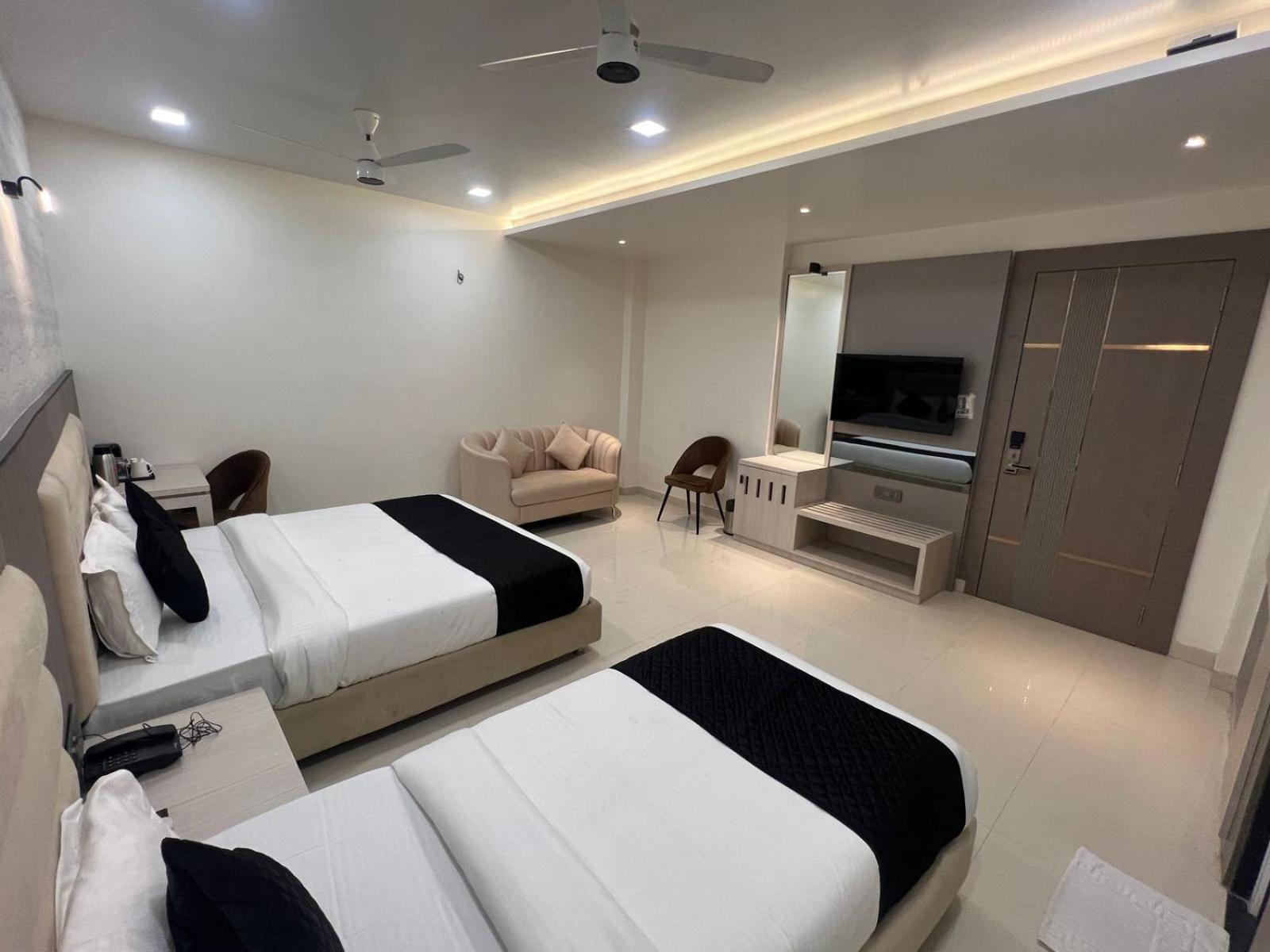 Glorious Grand 3* Varanasi