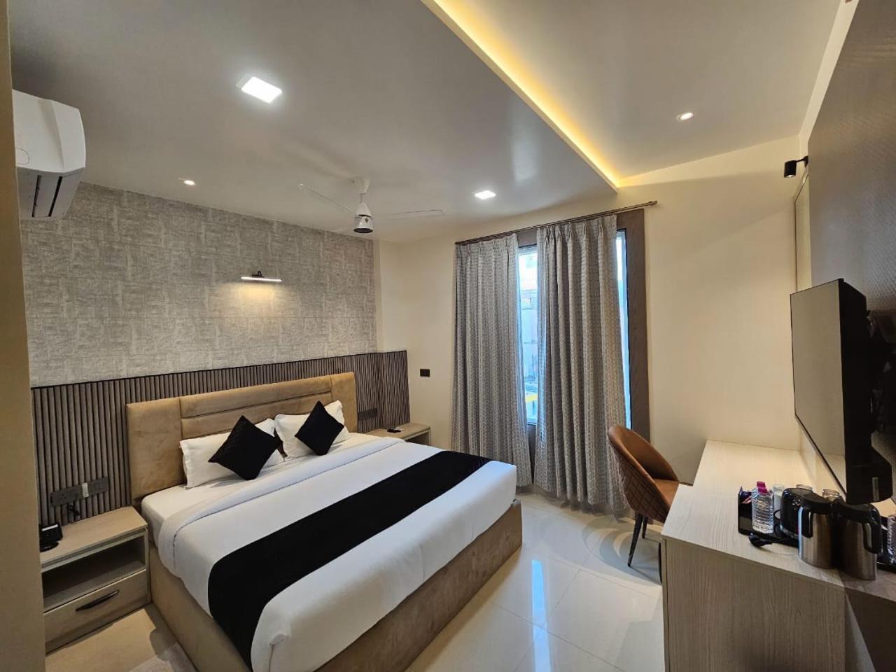 Glorious Grand Hotel Varanasi