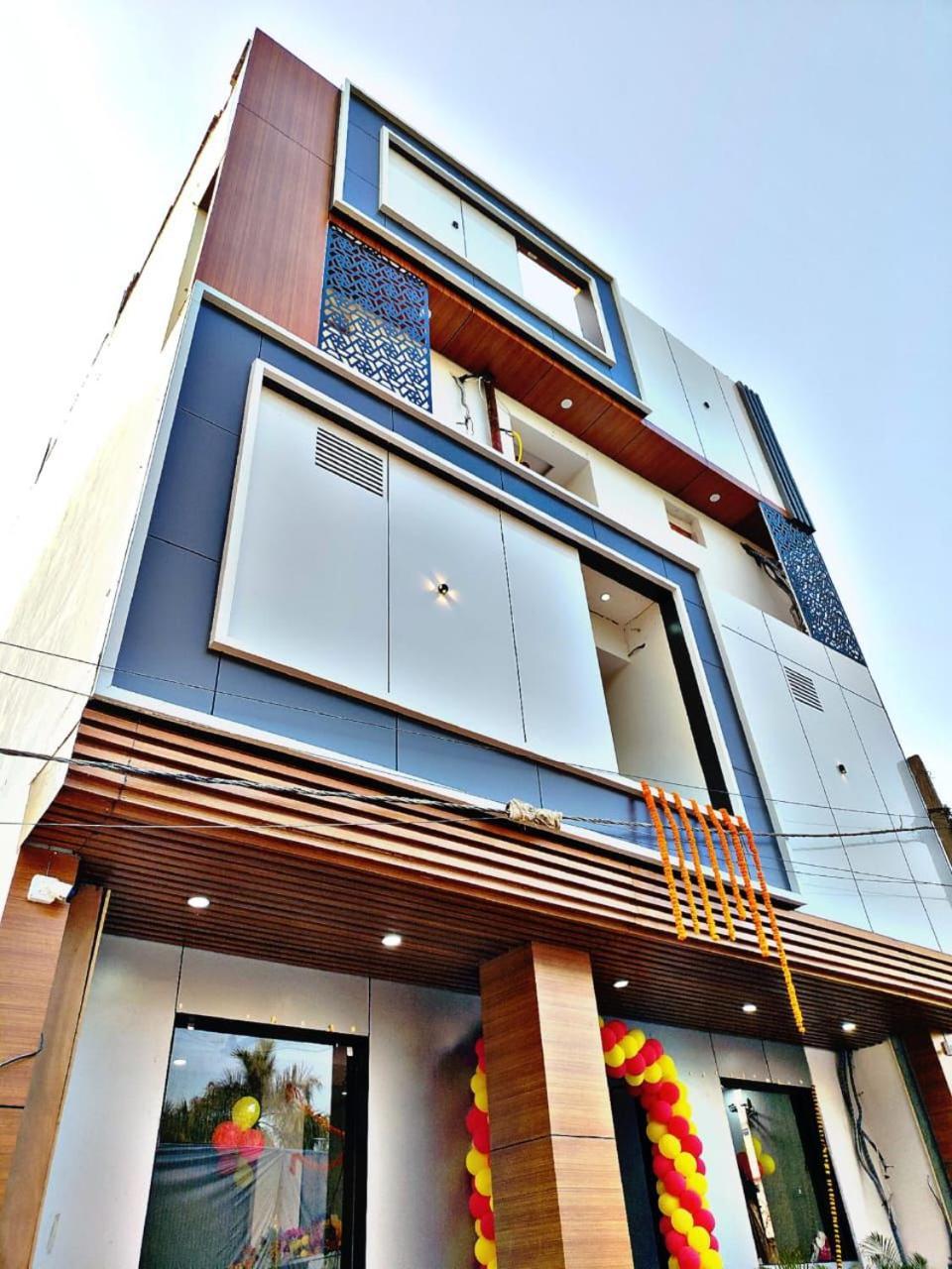 Kennedia International Hotal & 3* Varanasi