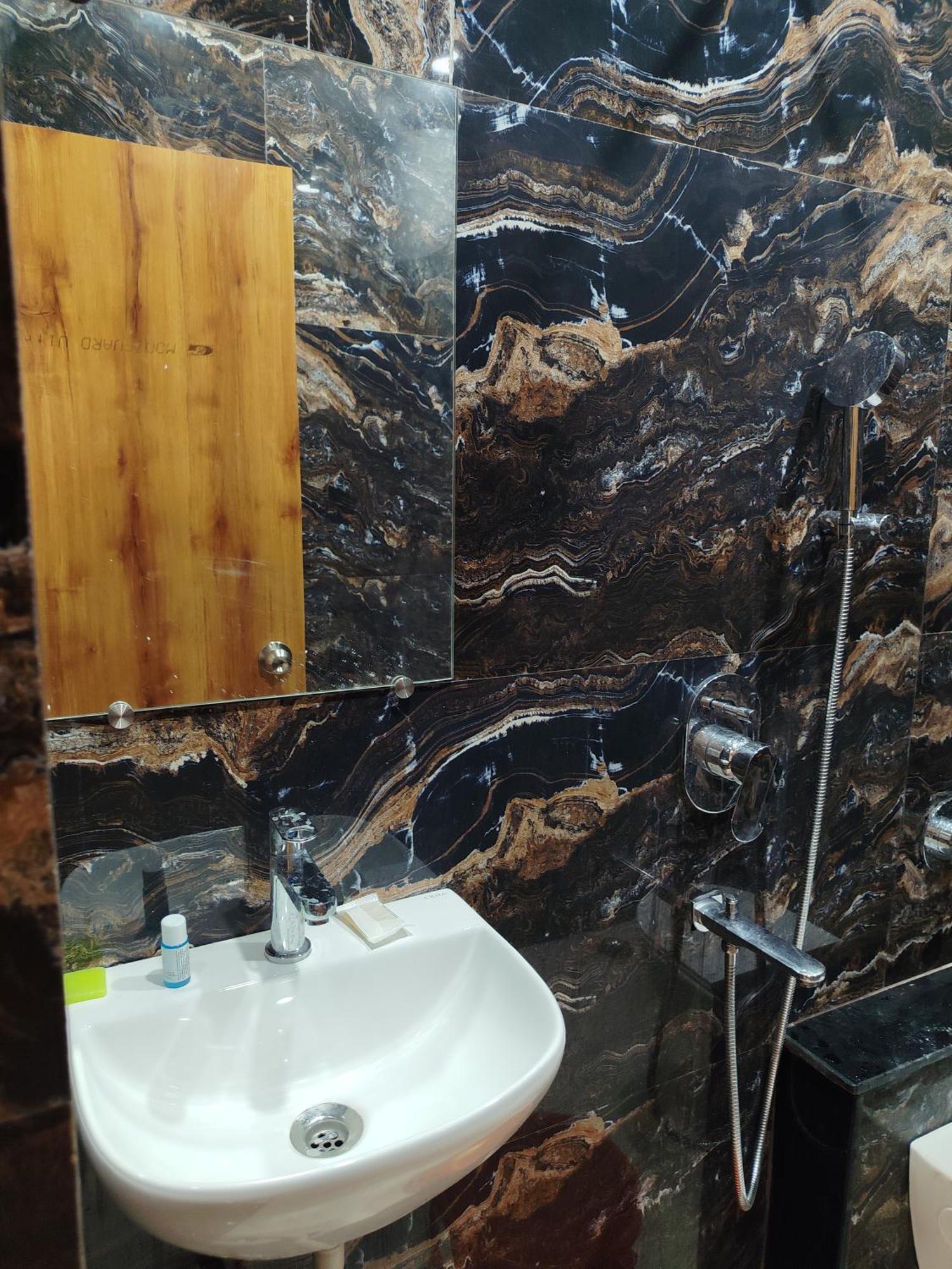 Hotel Kennedia International Hotal & Varanasi