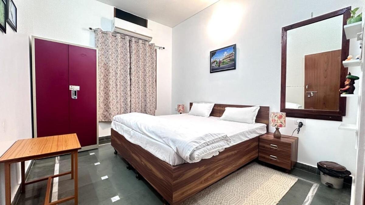 Singhasth 2bhk In Heart Of Jagatganj Benaras * Varanasi