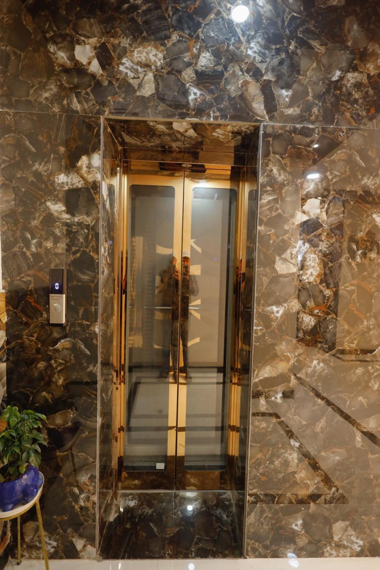 Hotel Kiran Residency Near Vishwanath Temple Varanasi
