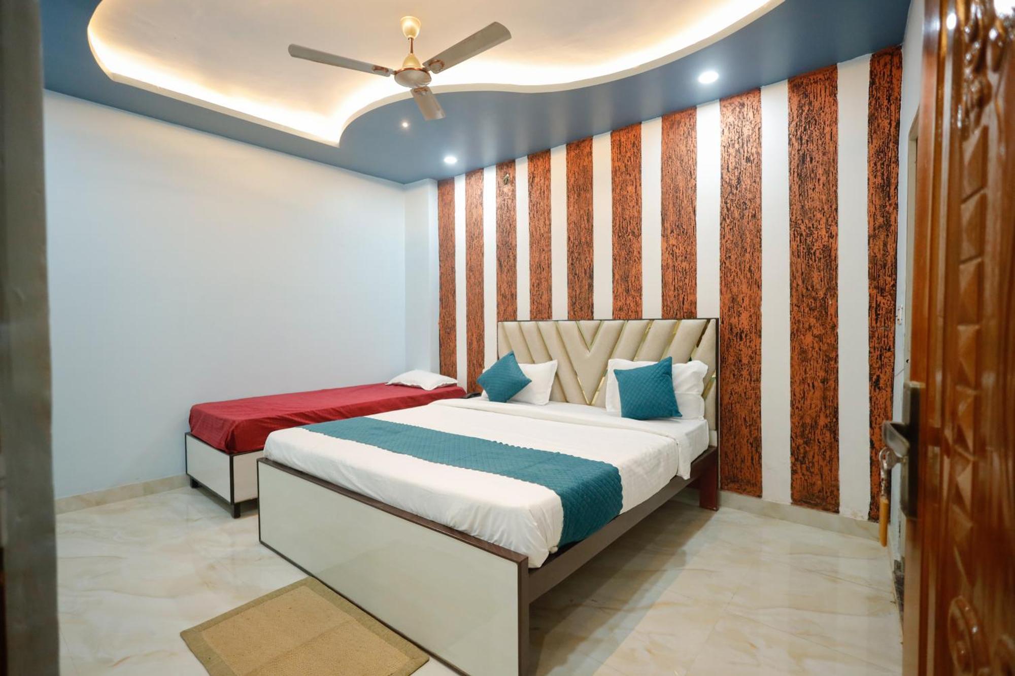 Hotel Kiran Residency Near Vishwanath Temple