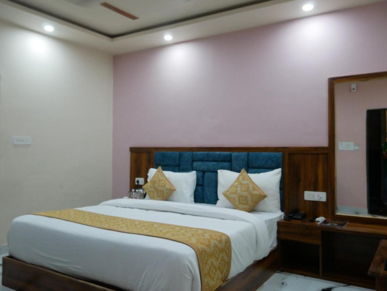 Hotel Ayushman 3*
