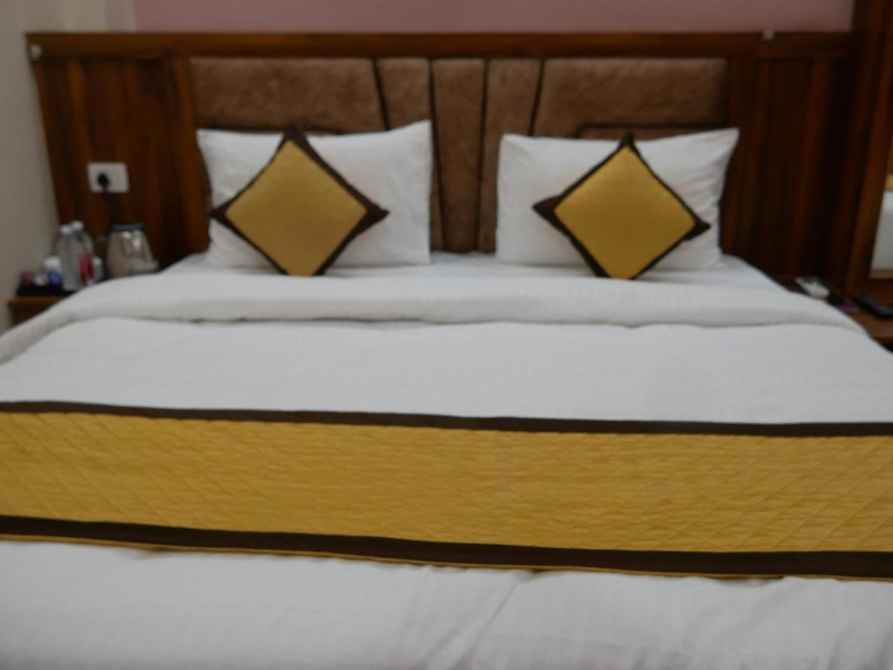 Ayushman 3* Varanasi