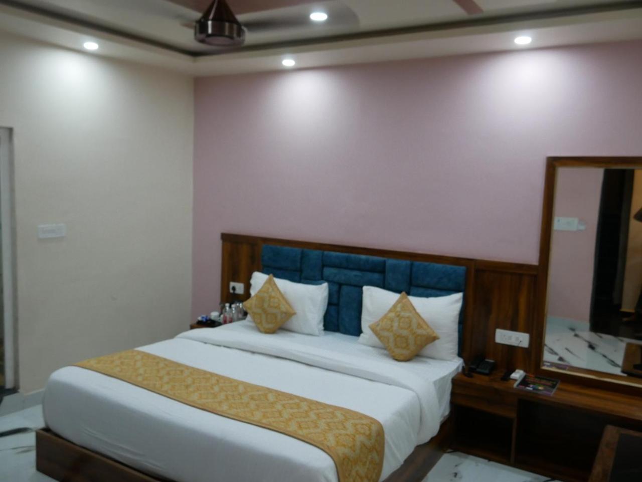 Hotel Ayushman 3*