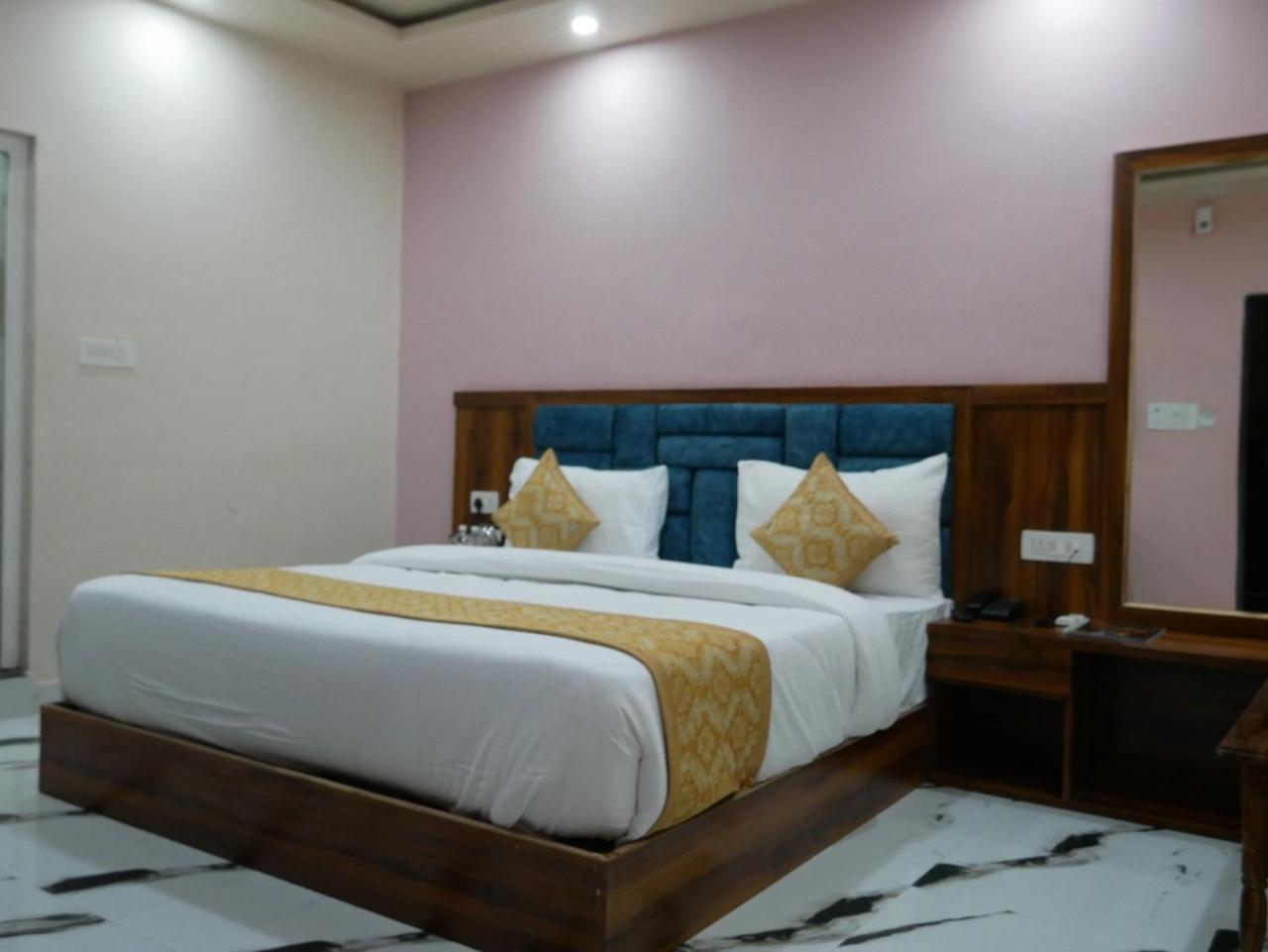 Ayushman Hotel Varanasi