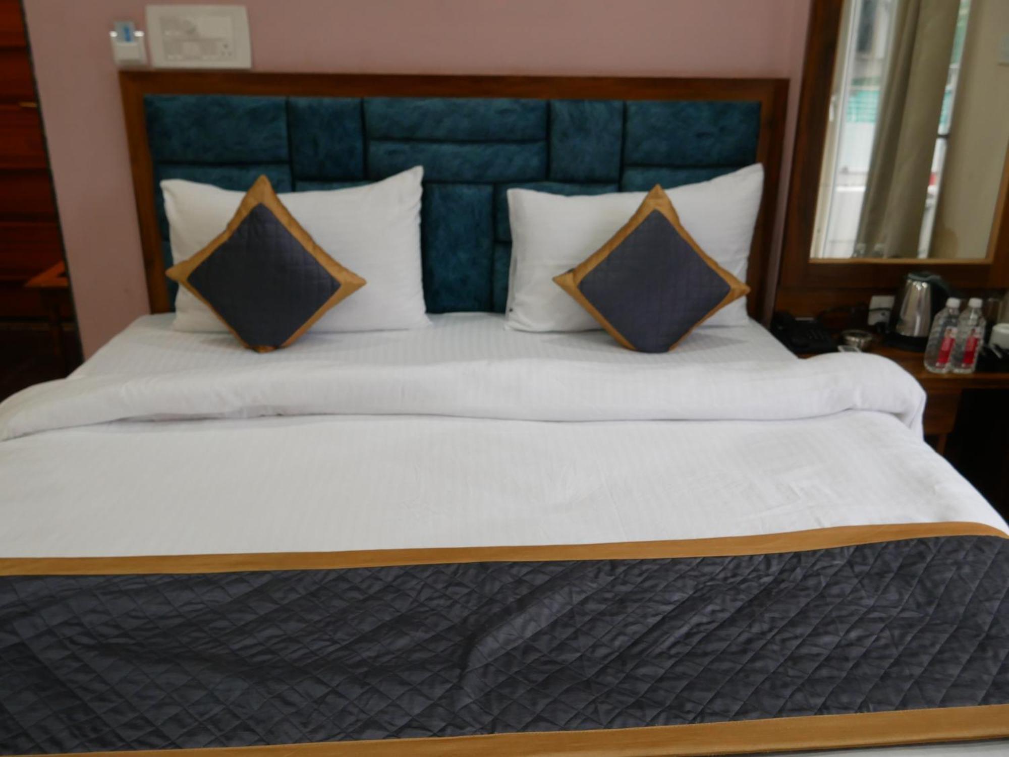 Ayushman Hotel Varanasi