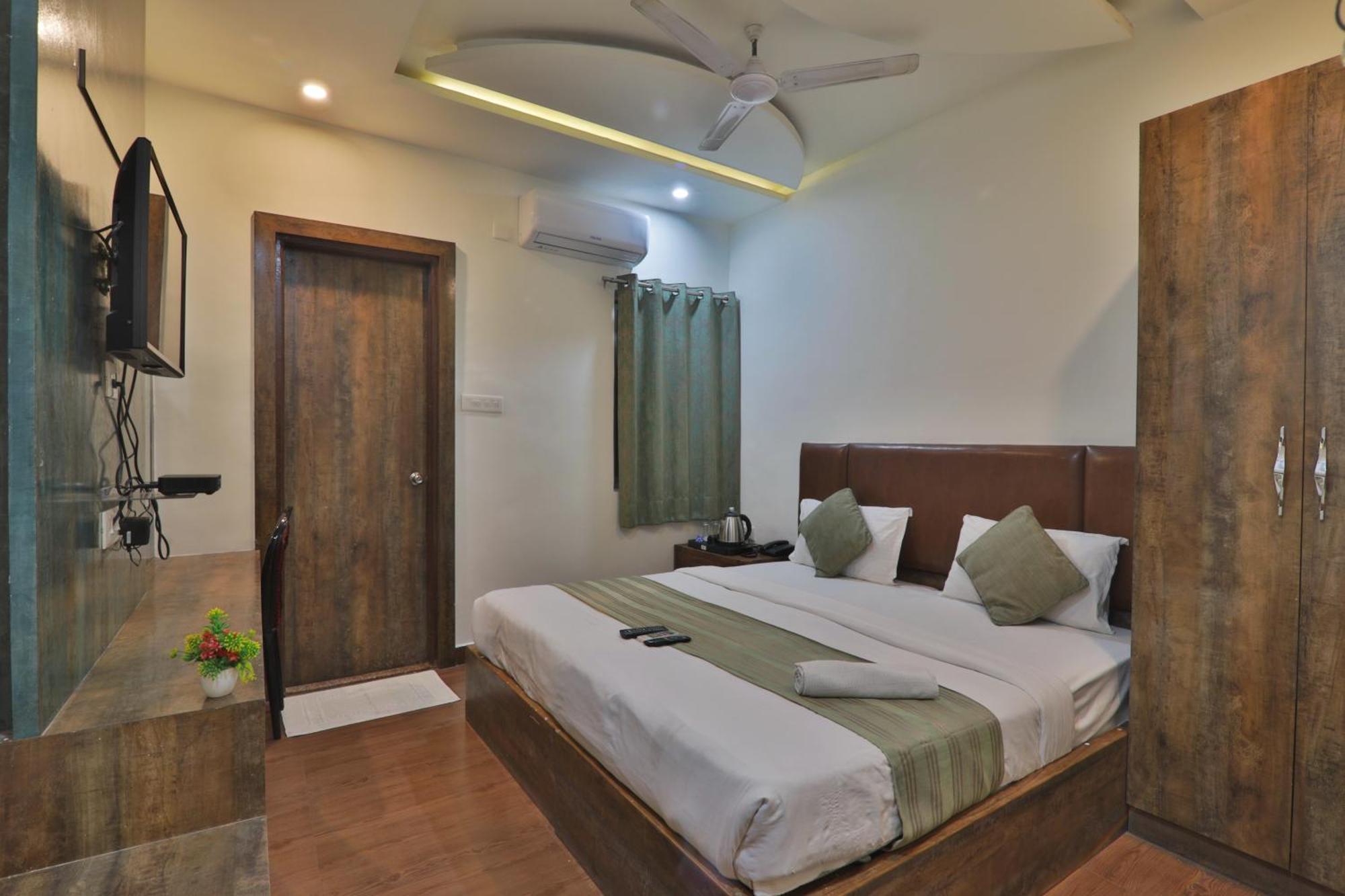 Hotel 4everstay By Janki Luxury & Spacious Family In Varansi