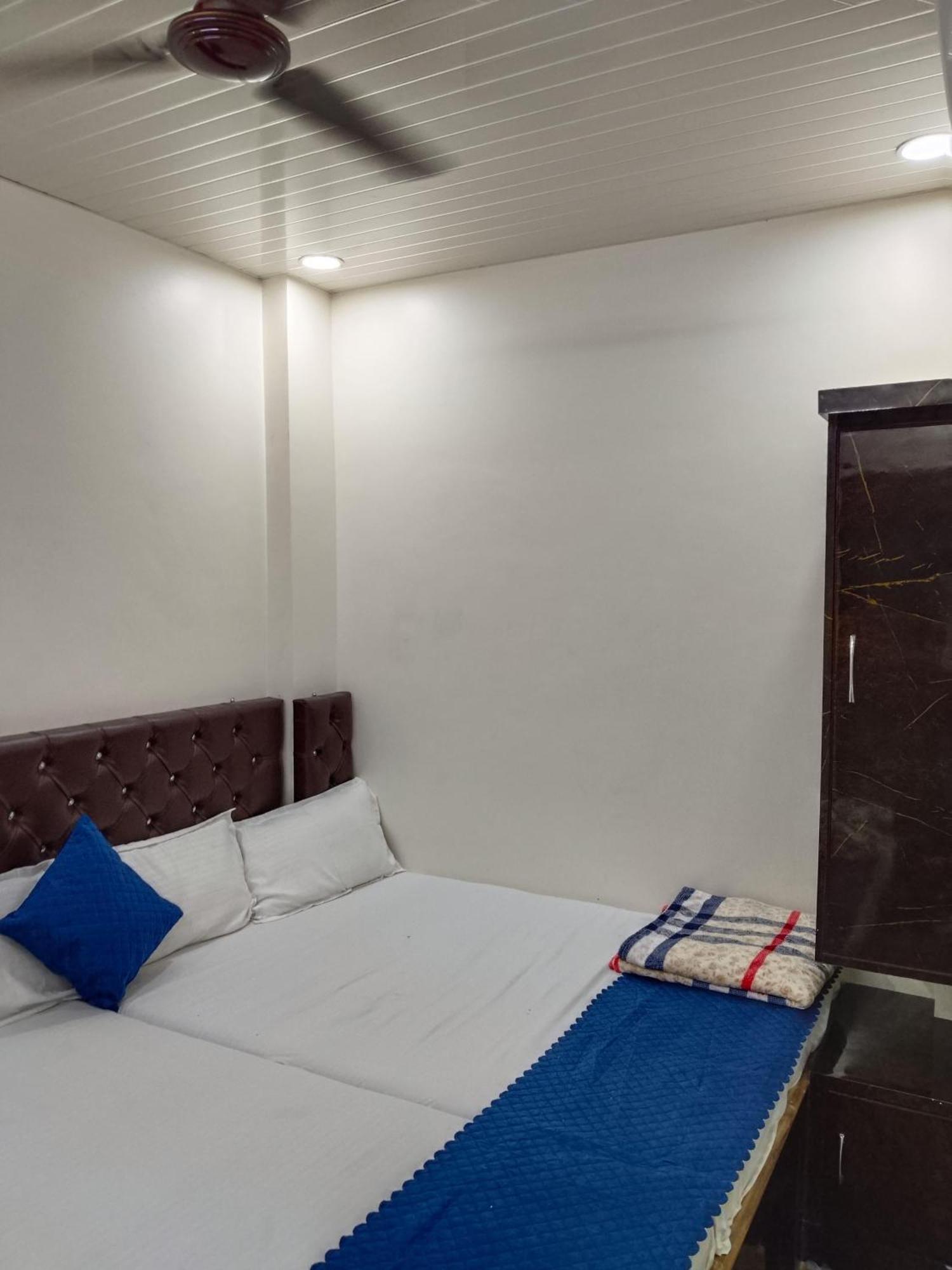 Jay Radhe Krishan Residency * Varanasi