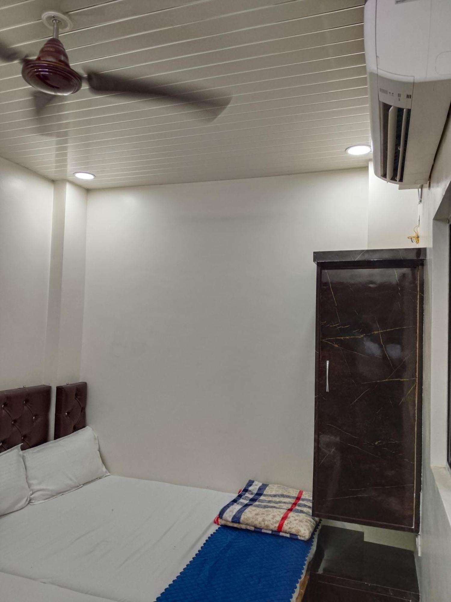 Jay Radhe Krishan Residency * Varanasi